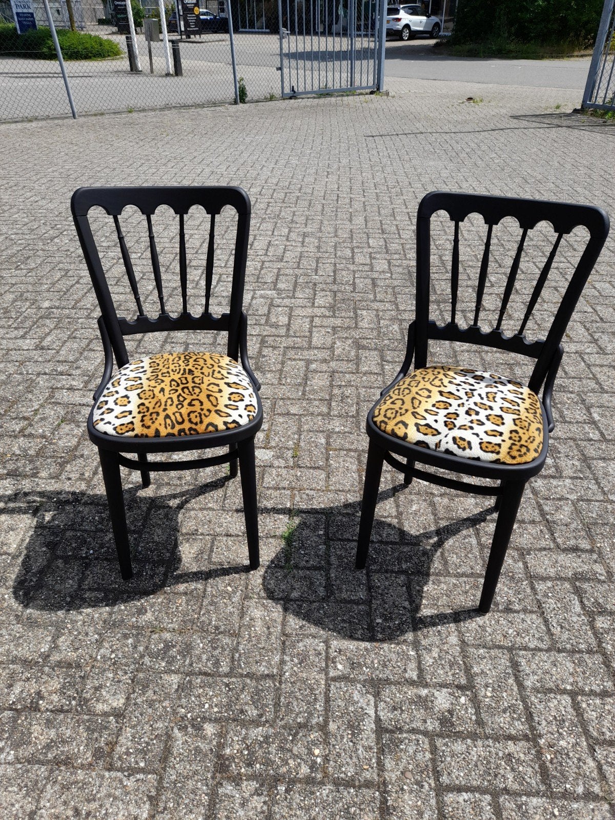 2 x tyger stoeltjes 65.00 p.s, Ophalen, Zo goed als nieuw, Eén