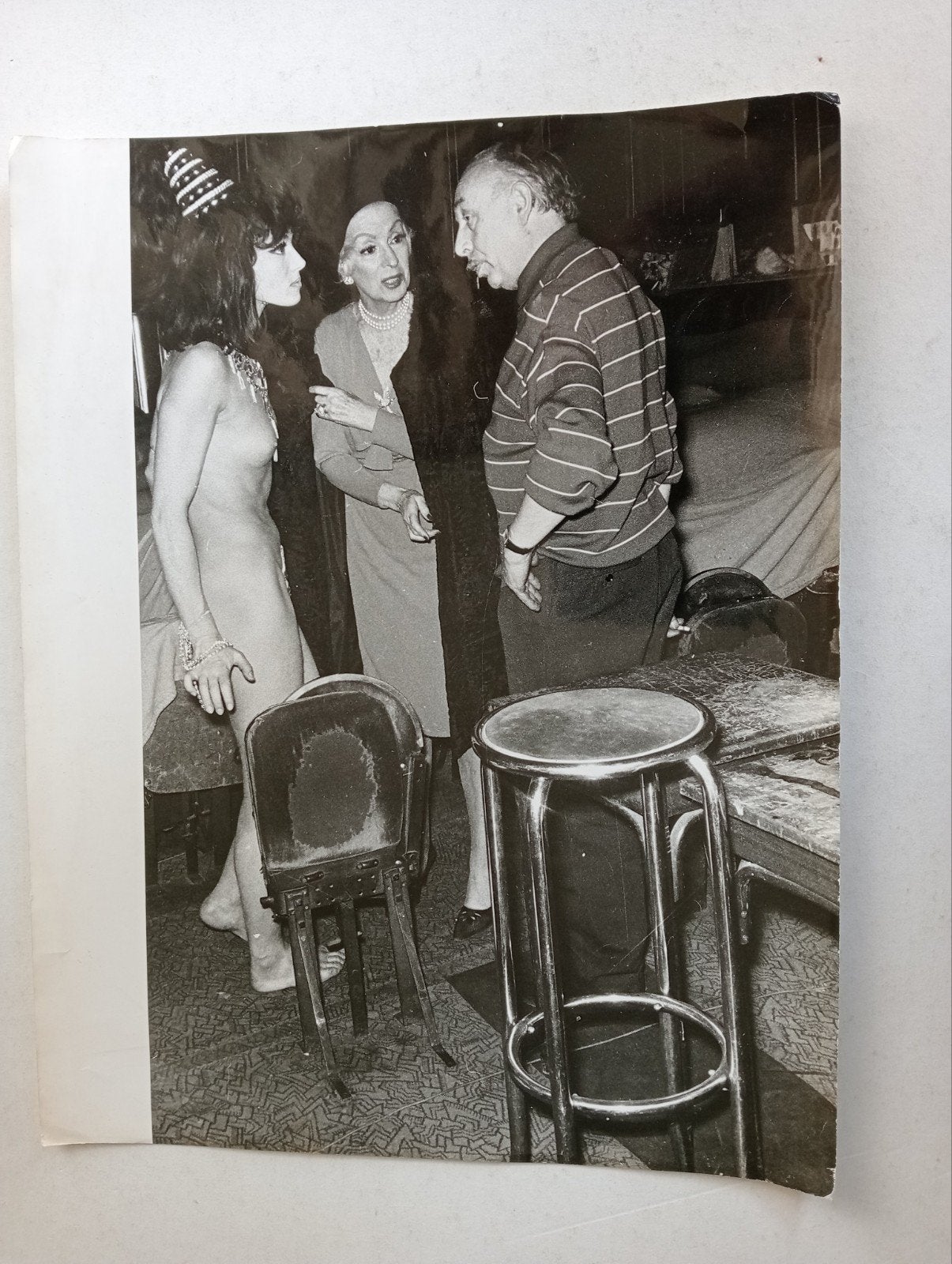 Vizo foto Madame Coco Chanel met naakt fotomodel, Ophalen of Verzenden, Voor 1940, Gebruikt