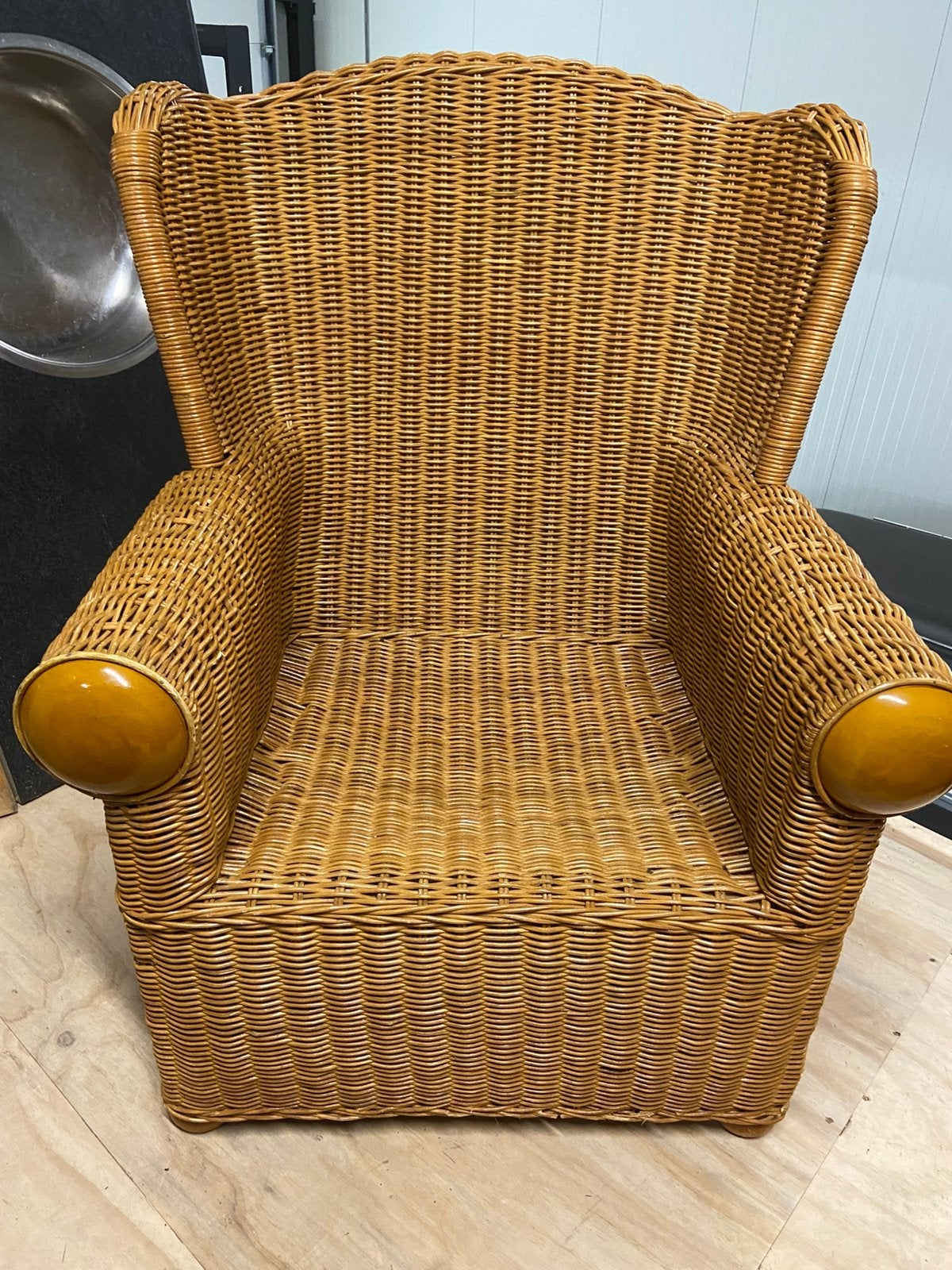 Grote rotan fauteuil, Ophalen, Gebruikt, Landelijk, 50 tot 75 cm