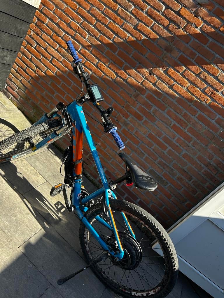 Cube aim r E mountainbike 1500w 55+ kmp/h, Fietsen en Brommers, Brommers | Tuning en Styling, Gebruikt, Ophalen
