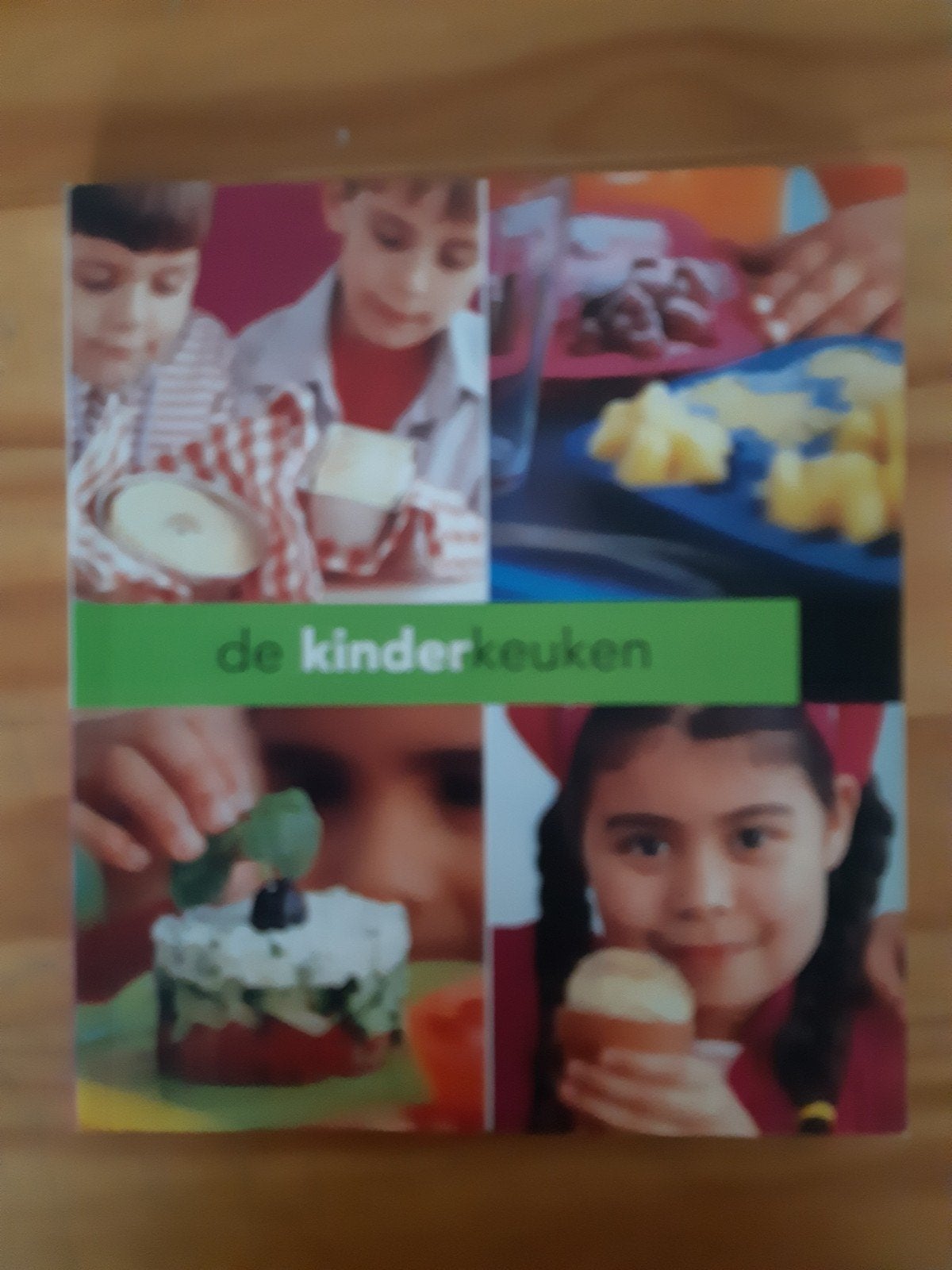 Kookboek: De Kinderkeuken, uitgave van Ikea, Boeken, Gelezen, Voorgerechten en Soepen, IKEA, Ophalen of Verzenden