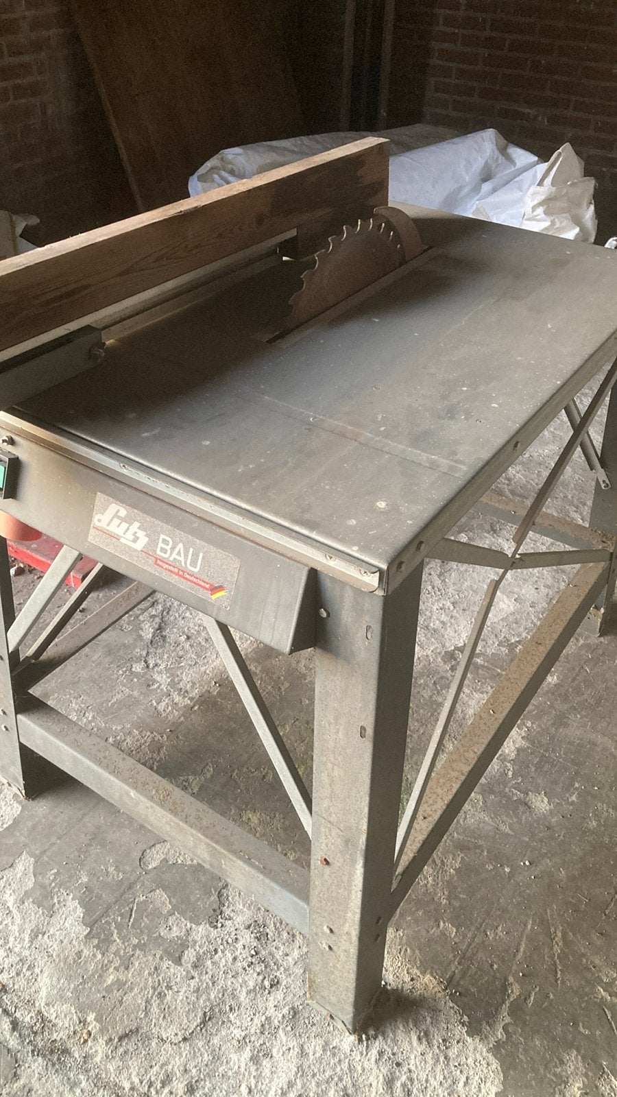 Lutz Bau zaagtafel 380V  * 100,- EURO *, Doe-het-zelf en Verbouw, Ophalen, Gebruikt, Cirkelzaag, 70 mm of meer