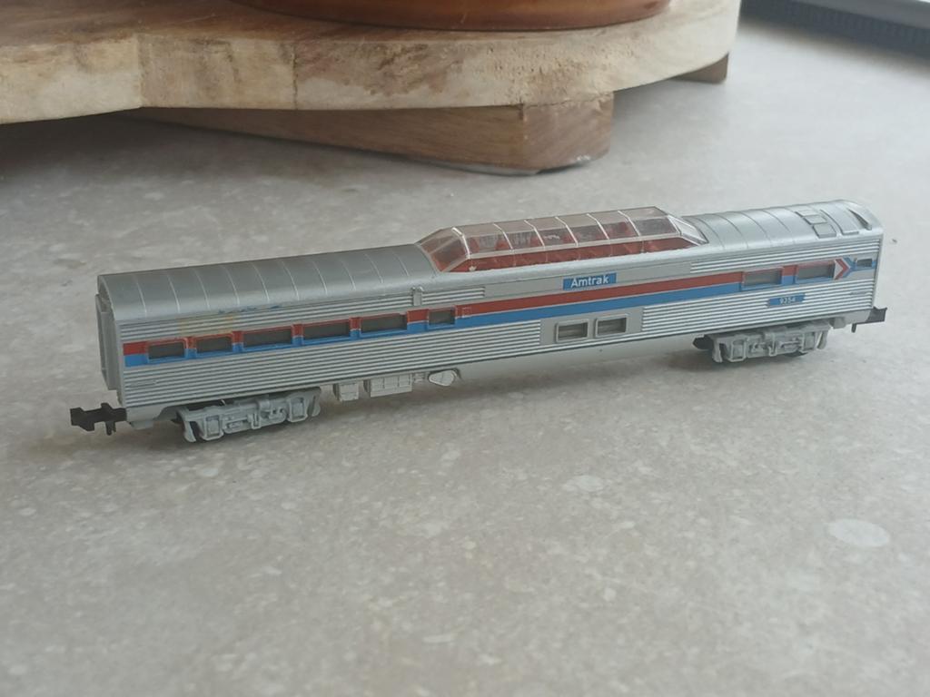 Mooie en zeldzame minitrix Amtrak panorama rijtuig. 9354, Ophalen of Verzenden, Gelijkstroom, Wagon, Trix