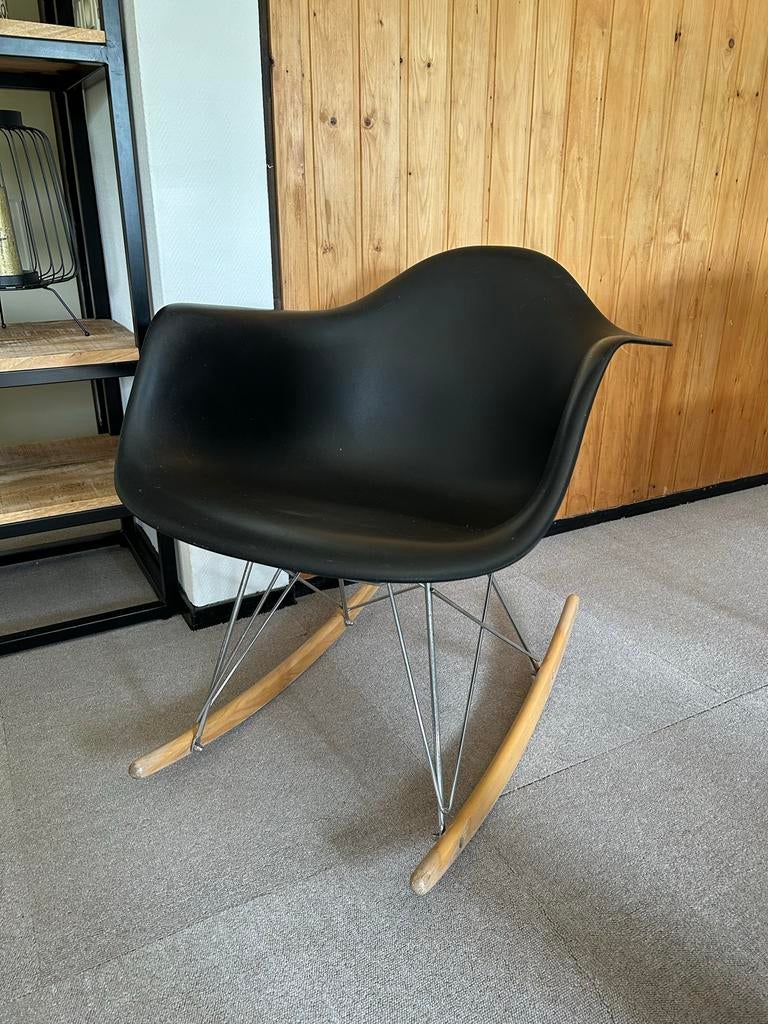 Eames RAR schommelstoel esdoorn chroom, zwart, Gebruikt, Zwart, Ophalen of Verzenden, Eén