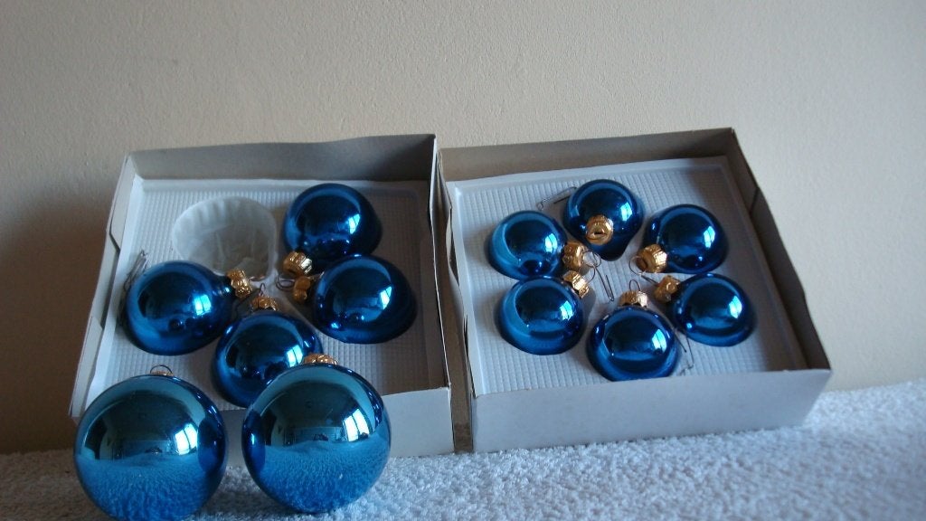 diverse kerstballen wit/zilver/goud/blauw zie foto's, Diversen, Kerst, Verzenden