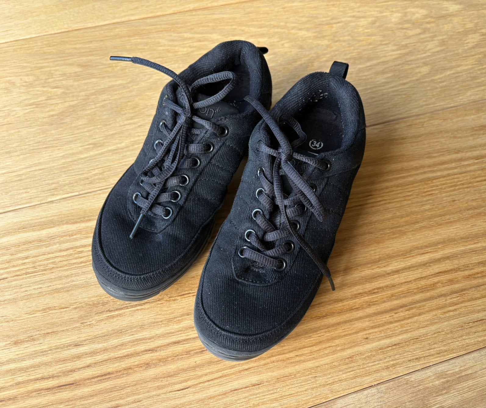 Dansschoen zwar maat 34, Ophalen of Verzenden, Gebruikt, Schoenen