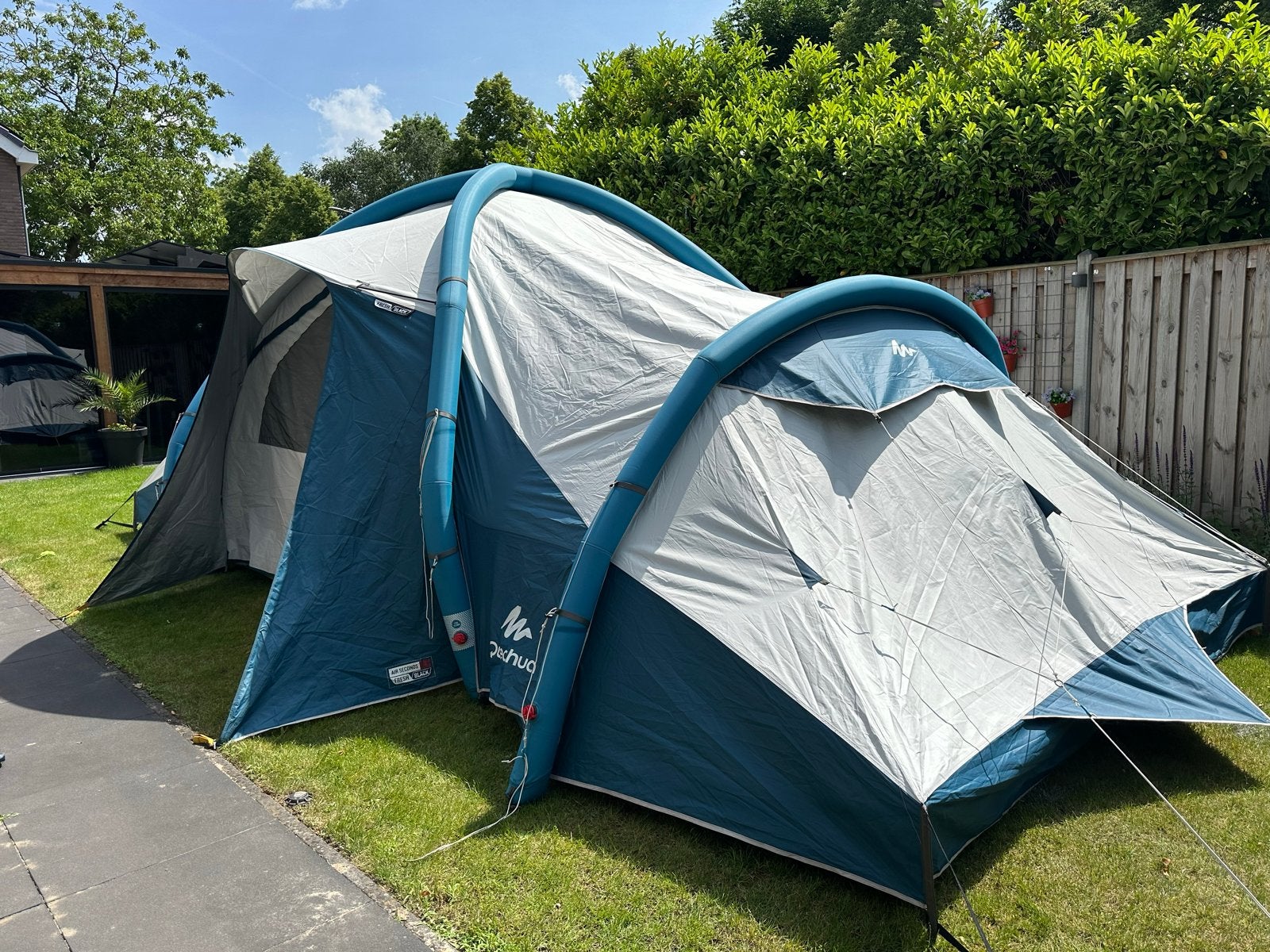 Decathlon Quechua 8.4 Fresh & Black 8 persoons familietent, Caravans en Kamperen, Tenten, Ophalen, Zo goed als nieuw, Meer dan 6