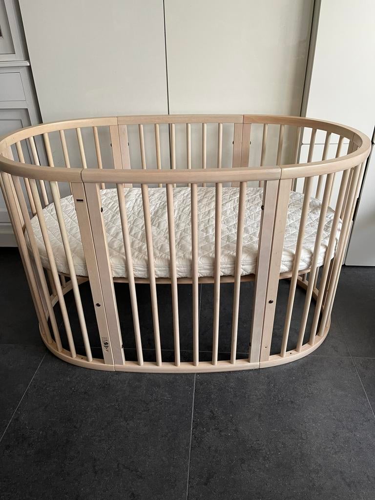 Stokke Sleepi ledikant + matras WHITEWASH NIEUWSTAAT, Ophalen, Zo goed als nieuw, Ledikant