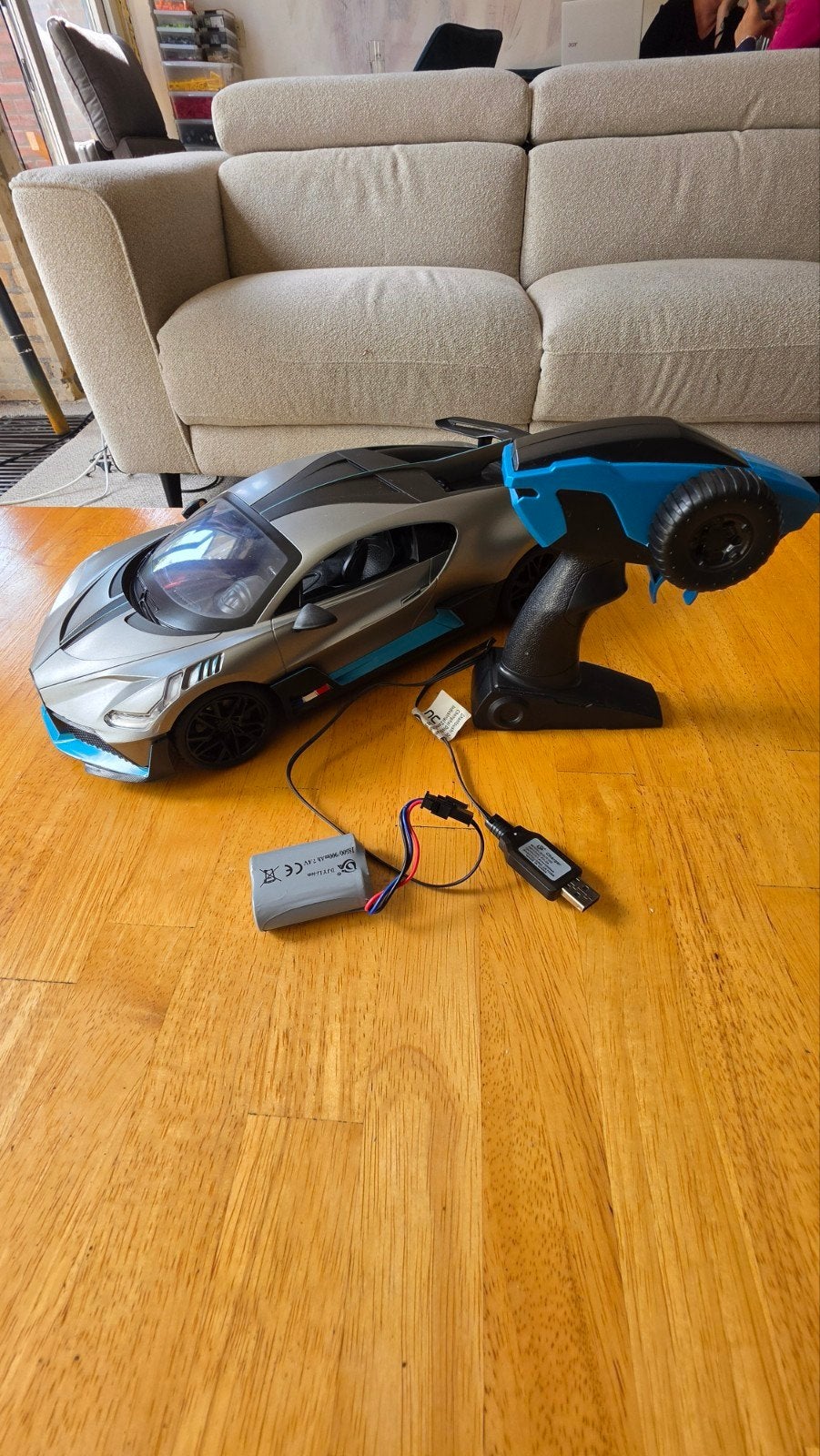 Kidz Tech / RW Toys 1:12 RC Bugatti Divo Grijs/Blauw, Elektro, Ophalen of Verzenden, Zo goed als nieuw, Auto onroad