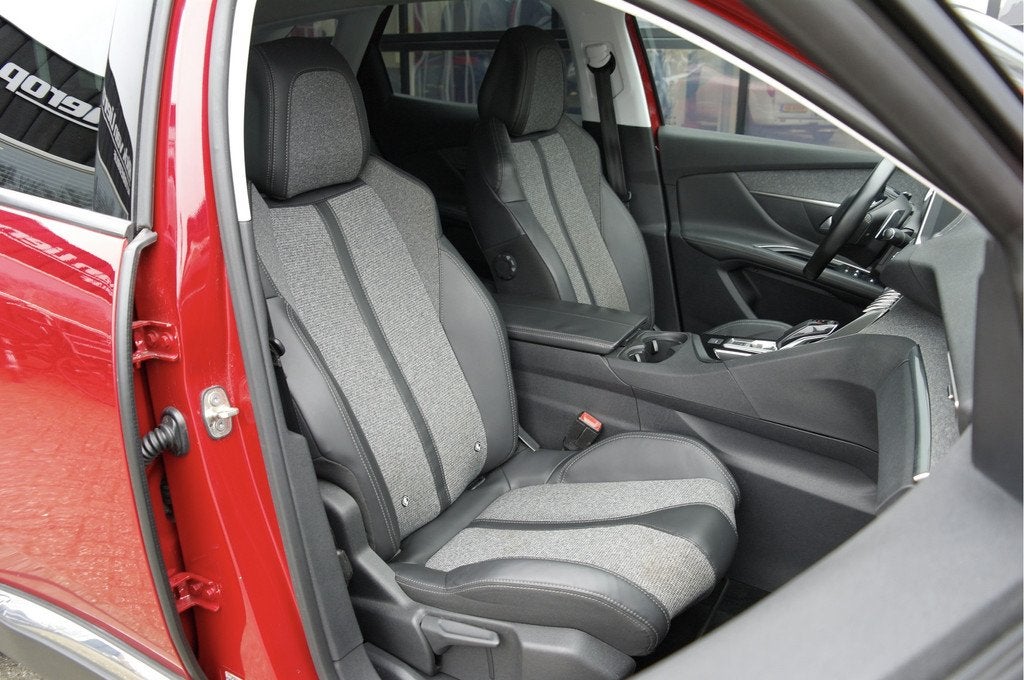 Peugeot 3008 1.2 PureTech Première Automaat | Cruise | Trek, Auto's, Gebruikt, 1199 cc, Leder en Stof, 14 km/l