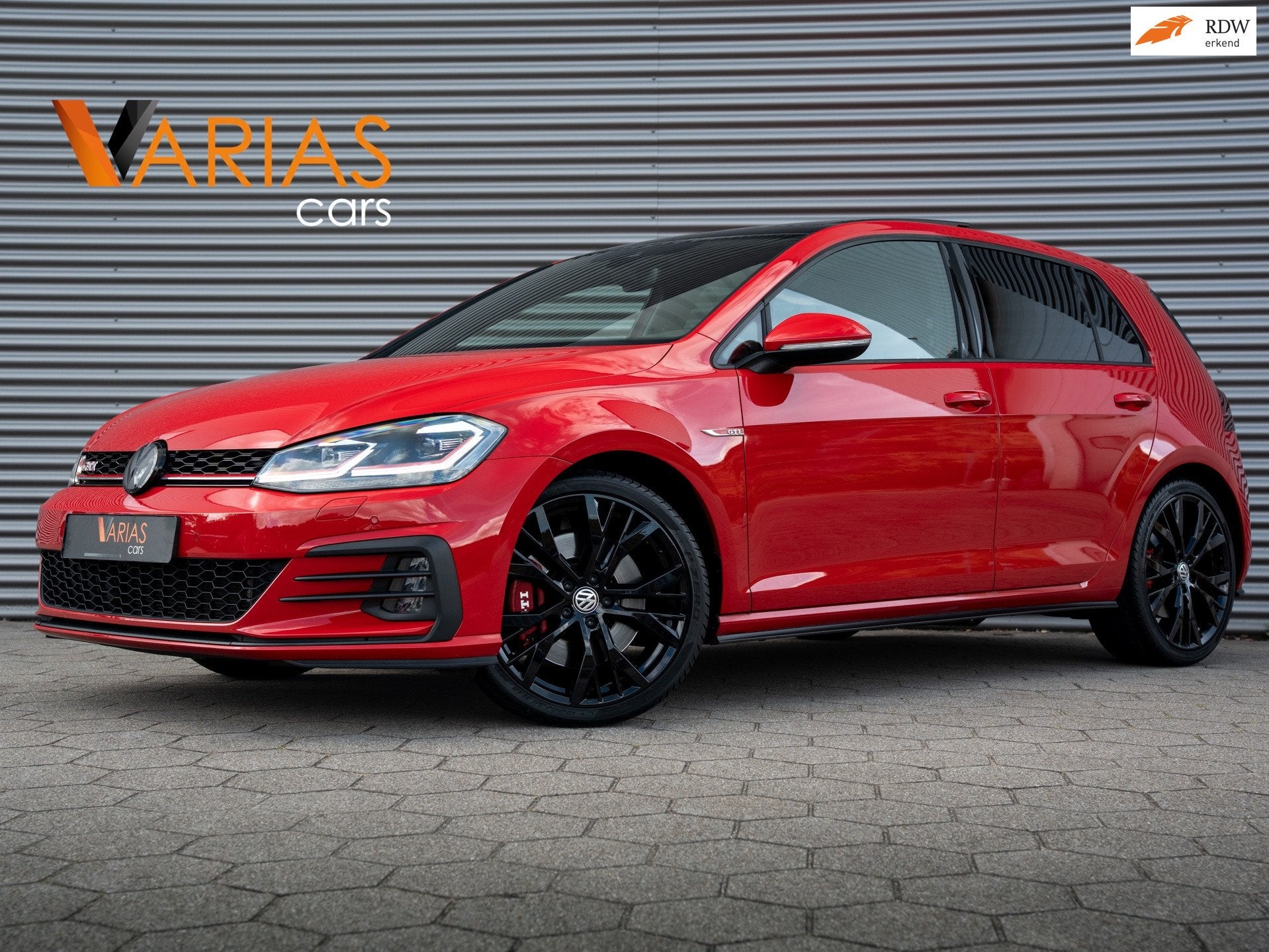 Volkswagen Golf 2.0 TSI GTI Performance Alcantara Camera VOL, Auto's, Dealer onderhouden, Gebruikt, Zwart, 4 cilinders