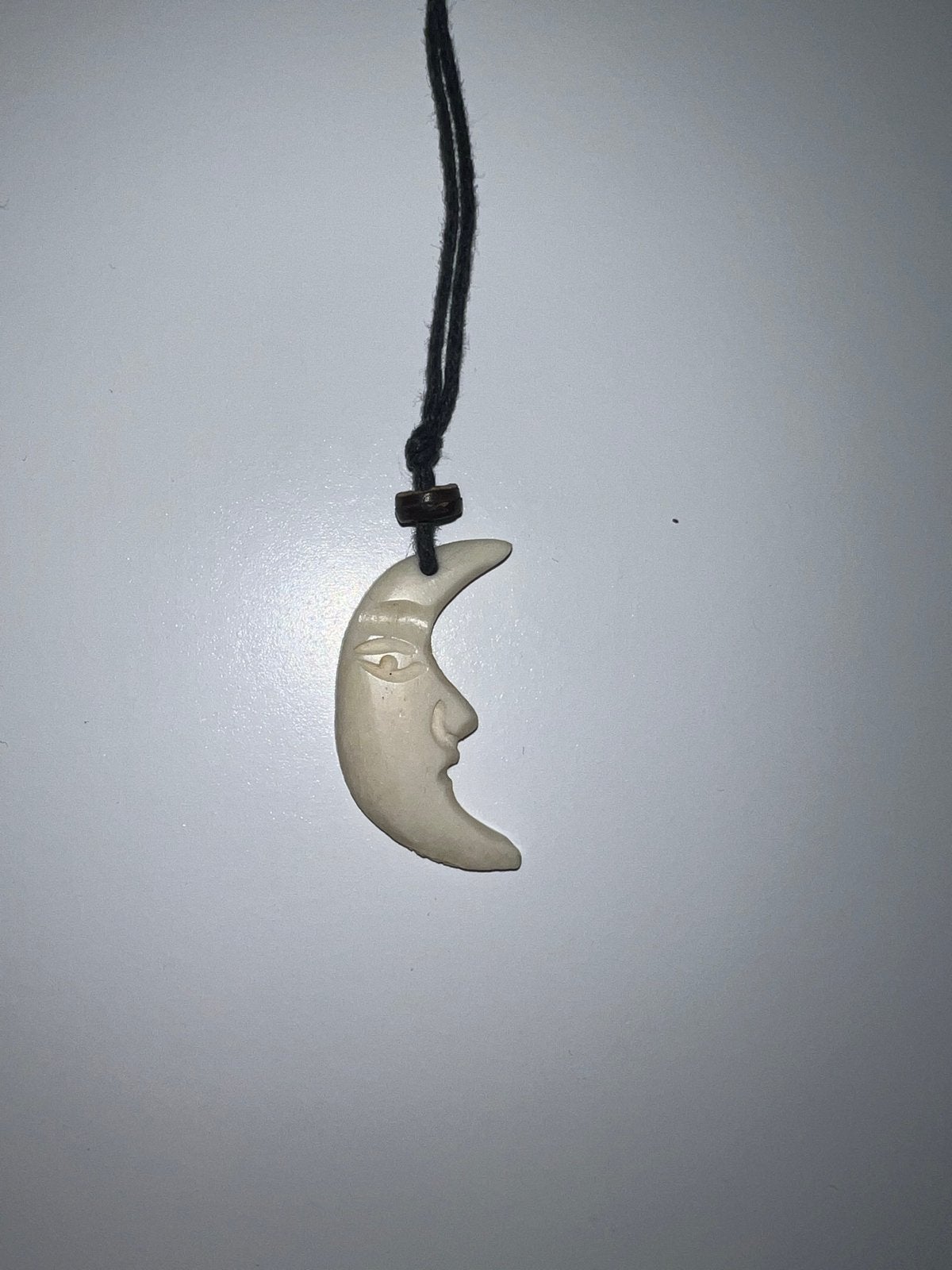 Maori Maansikkel Ketting - Man in the Moon, Beige, Nieuw, Ophalen of Verzenden, Overige materialen