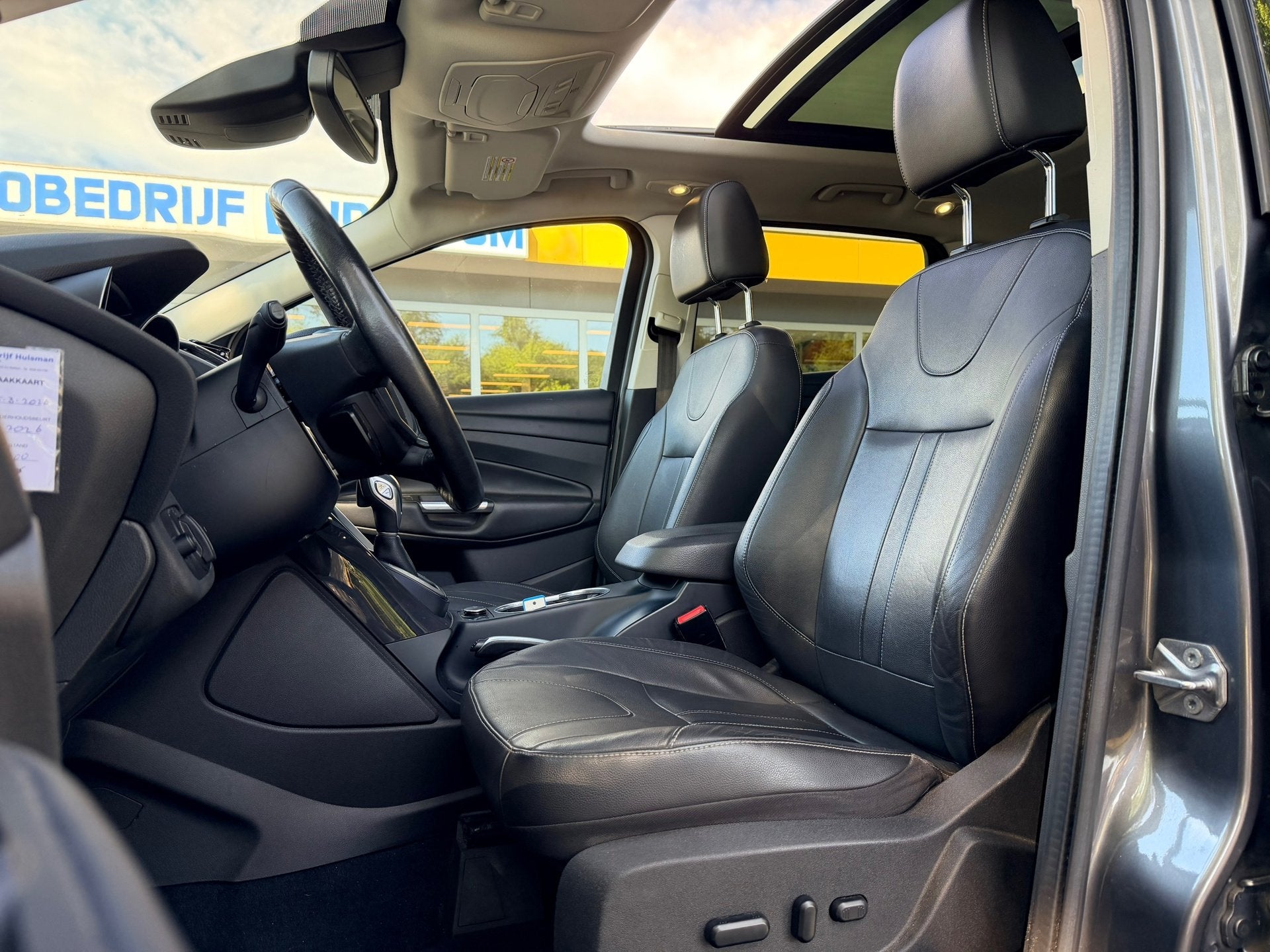 Ford Kuga 1.6 Titanium Plus 4WD Panoramadak,Camera,Trekhaak,, Auto's, Gebruikt, Zwart, 4 cilinders, Leder