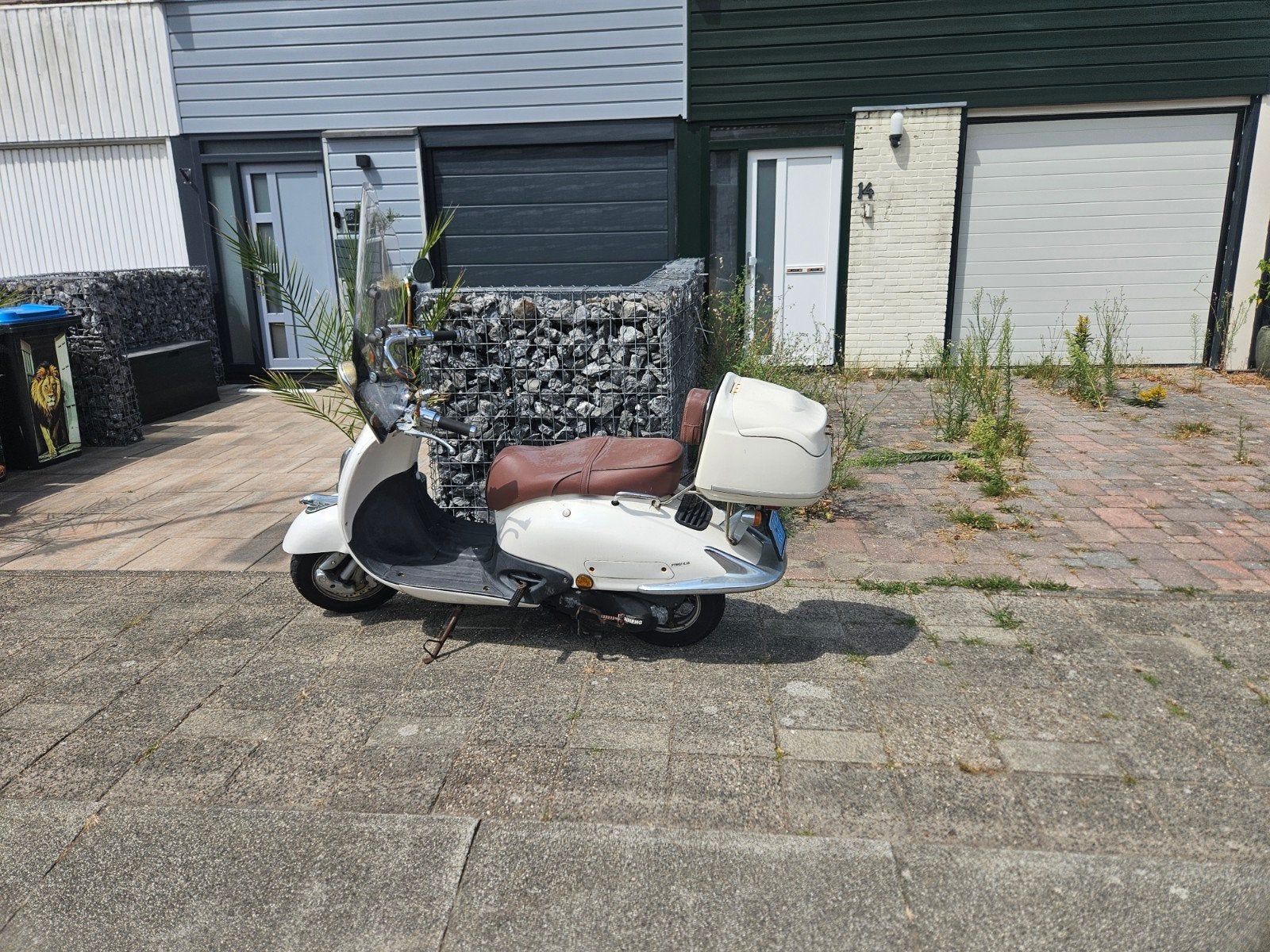 Witte grande retro (FOSTI)- Gebruikt met Windscherm, Fietsen en Brommers, Ophalen of Verzenden, Gebruikt, Benzine, SYM