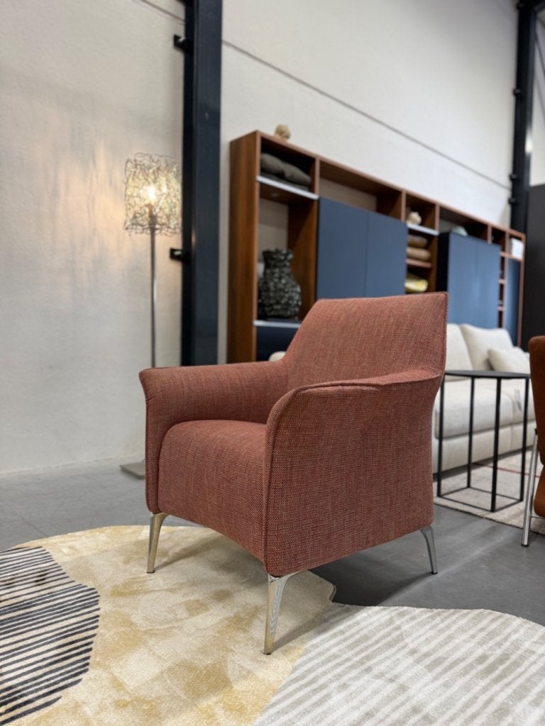 Als nieuw Leolux Mayuro Fauteuil Blandas stof Design Stoel, Leolux, Info@leolux.nl, 75 tot 100 cm, Ophalen of Verzenden