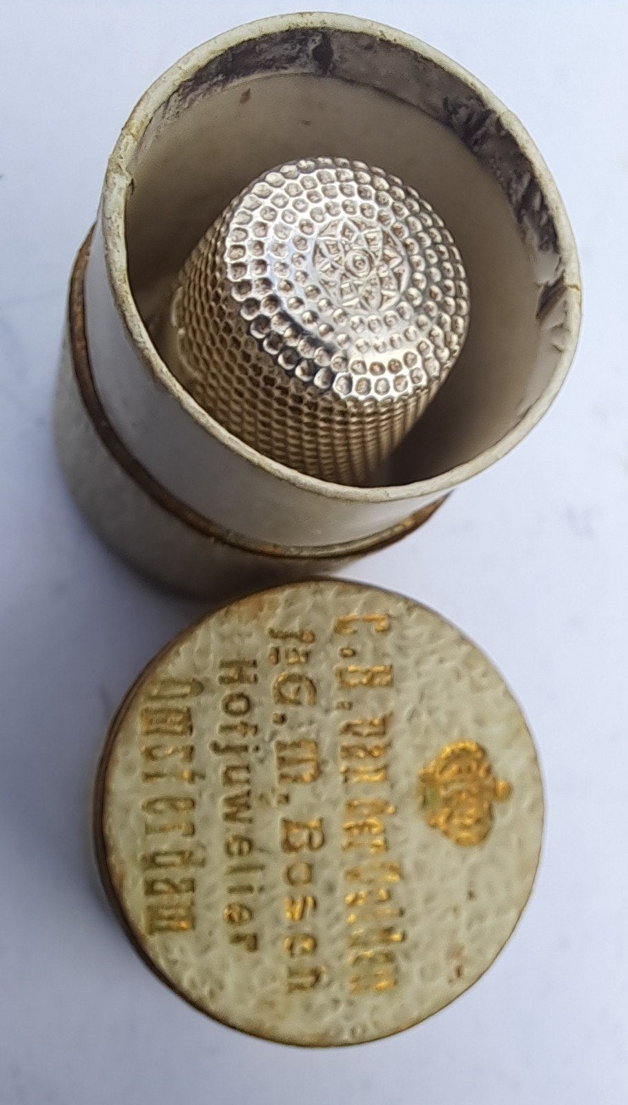 Antieke zilveren vingerhoed in originele verpakking, Ophalen of Verzenden, Gebruikt