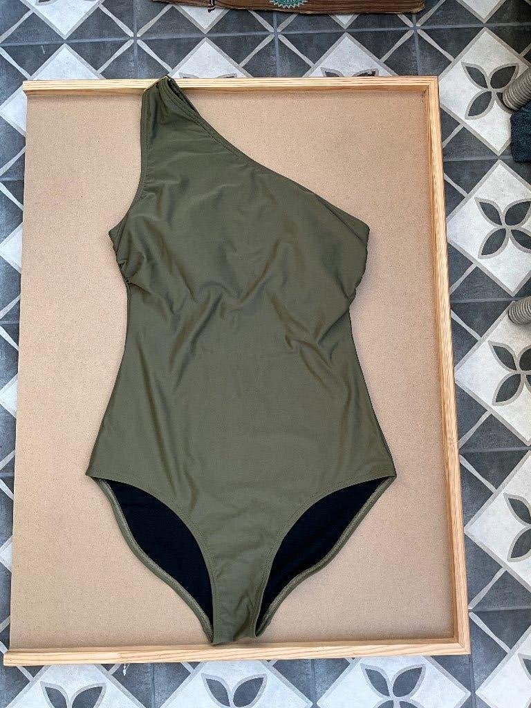 BEACHWAVE one shoulder badpak Maat 48 Groen, Nieuw, Badpak, Ophalen of Verzenden, REGINA