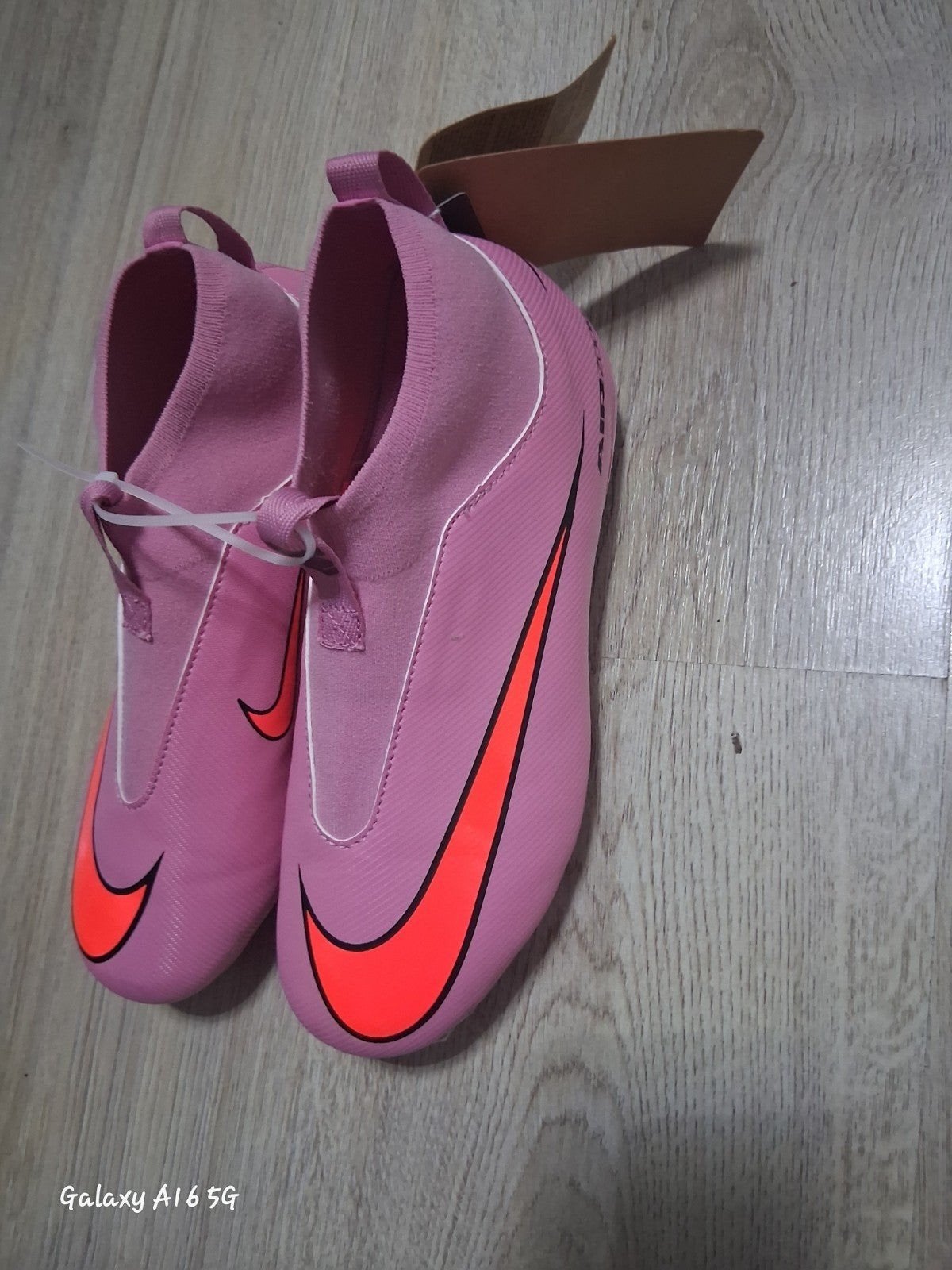 Nike Mercurial Roze Voetbalschoenen - Maten 36.5 & 37.5, Sportschoenen, Nike, Nieuw, Ophalen of Verzenden