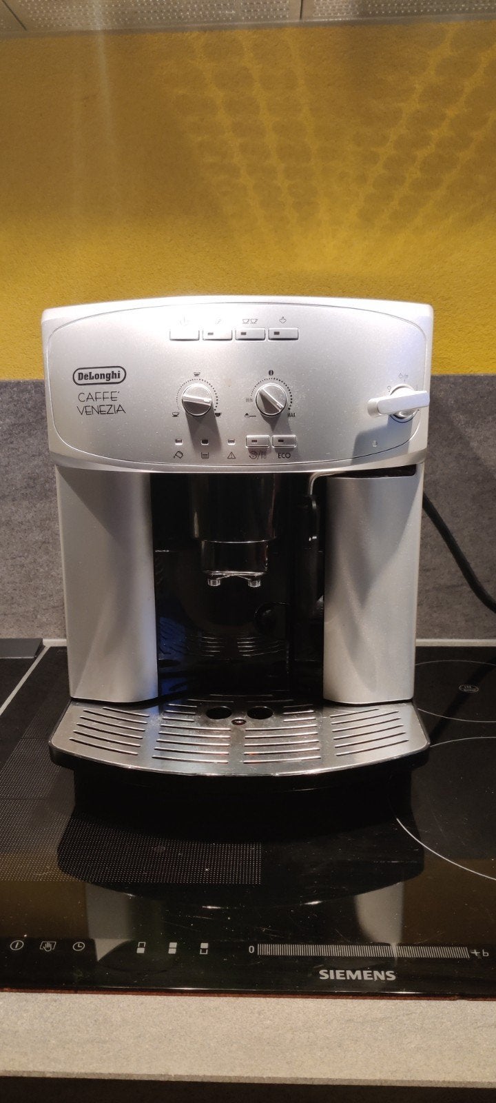 DeLonghi Caffe Venezia Bonen Apparaat, Witgoed en Apparatuur, Ophalen, Gebruikt, Espresso apparaat, Koffiebonen