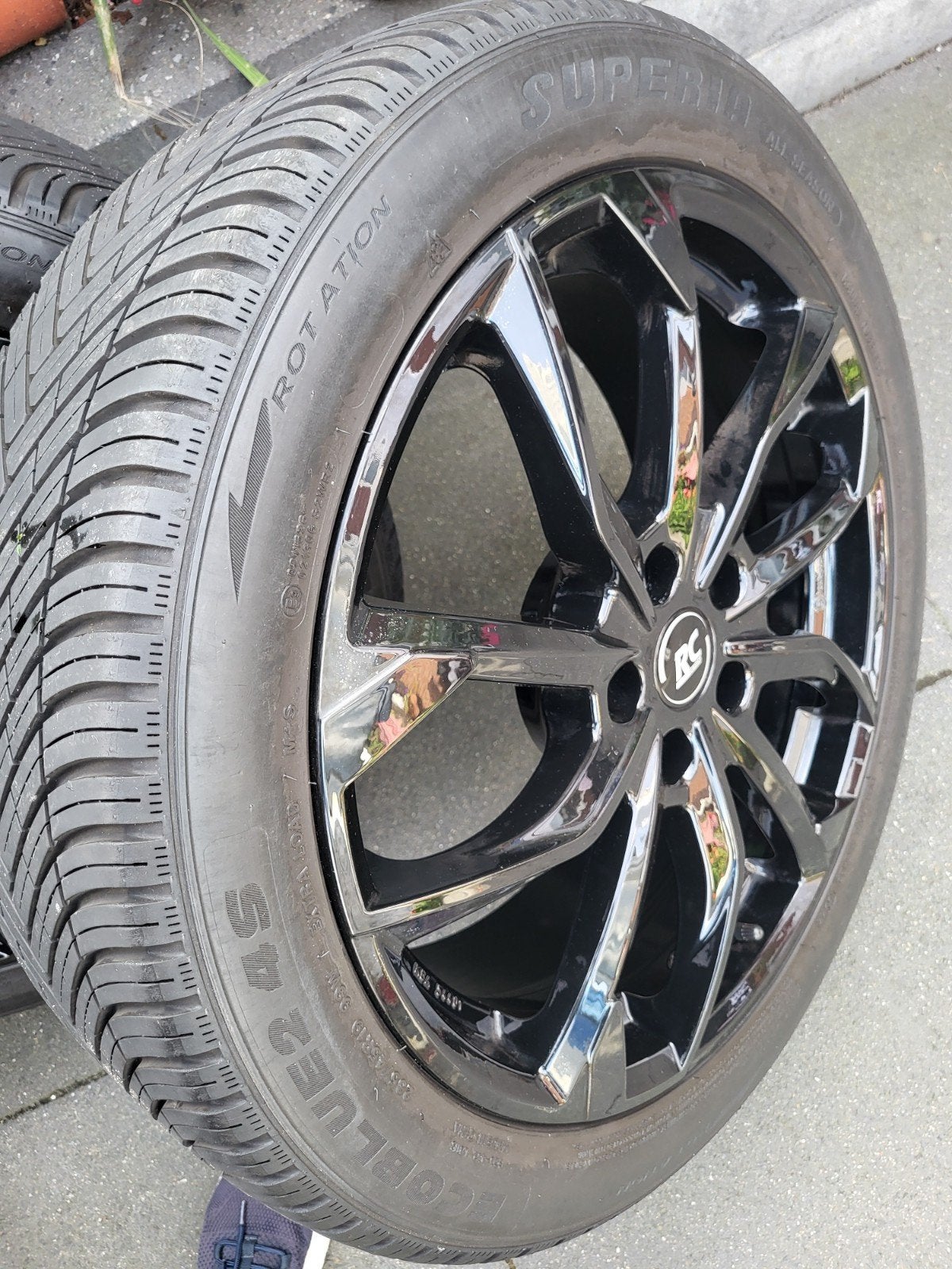 Foto 10 van Tesla model 3 en Y banden velgen 235/45/19 TPMS