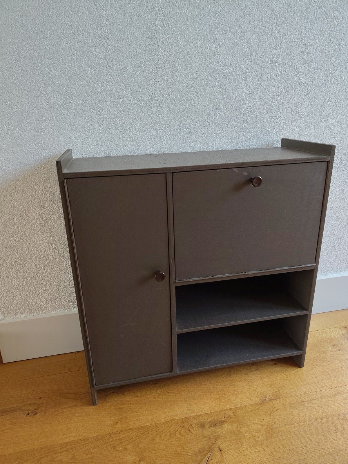 Mooi kastje - taupe, Ophalen, Zo goed als nieuw