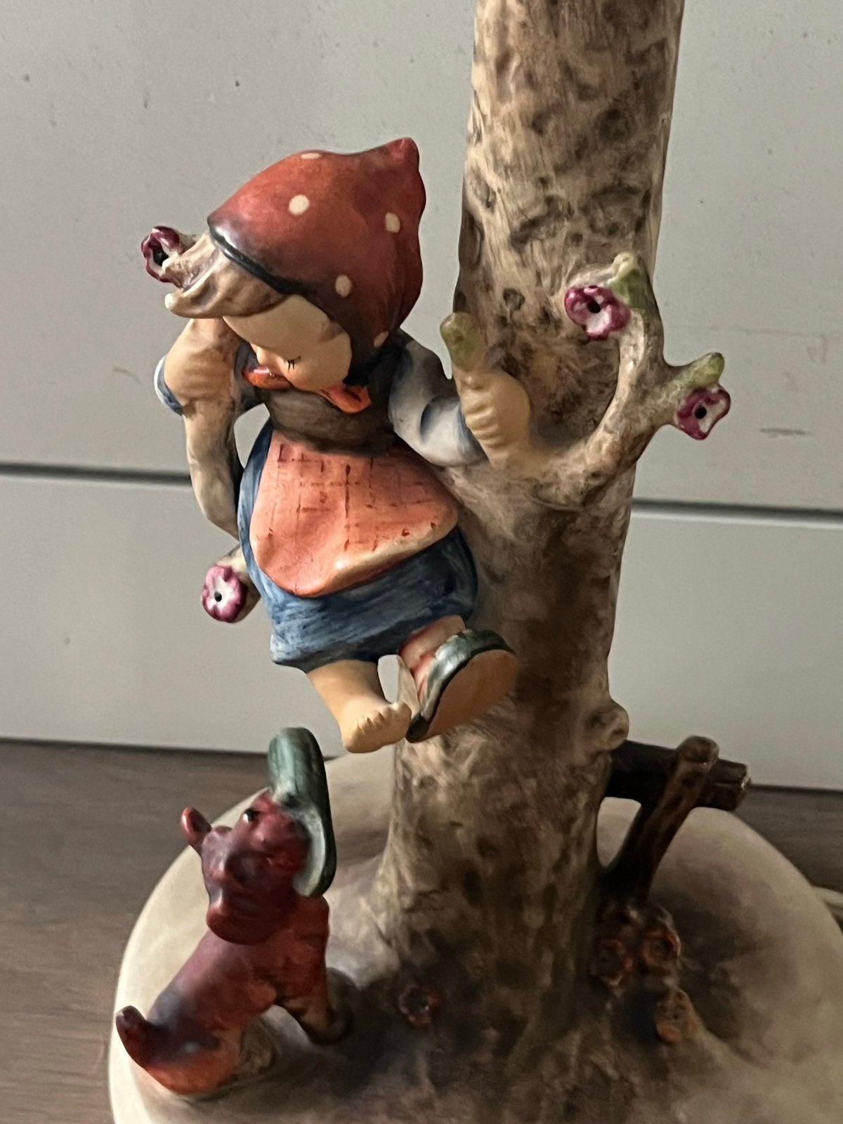 Hummel  Goebel _ tafellamp - “ out of danger “, Ophalen of Verzenden