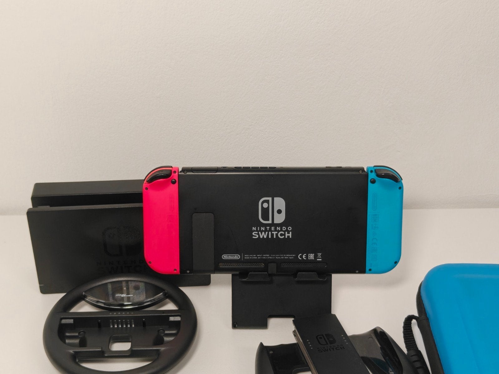 Nintendo Switch met accessoires en Mario Kart 8 Deluxe, Spelcomputers en Games, Nintendo switch, Racen en Vliegen, Ophalen of Verzenden