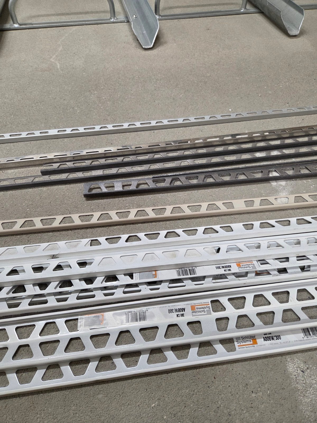 Diverse tegelstrips voor een nette afwerking, Ophalen, Overige typen, Zo goed als nieuw, Overige materialen