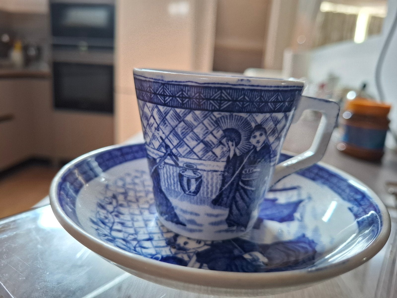 Petrus Regout kopje en schotel decor muziek, Verzenden