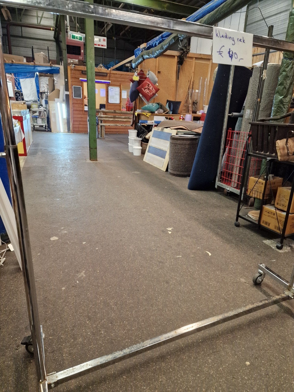 Stevig kledingrek op wielen, Ophalen, Met wielen, Gebruikt