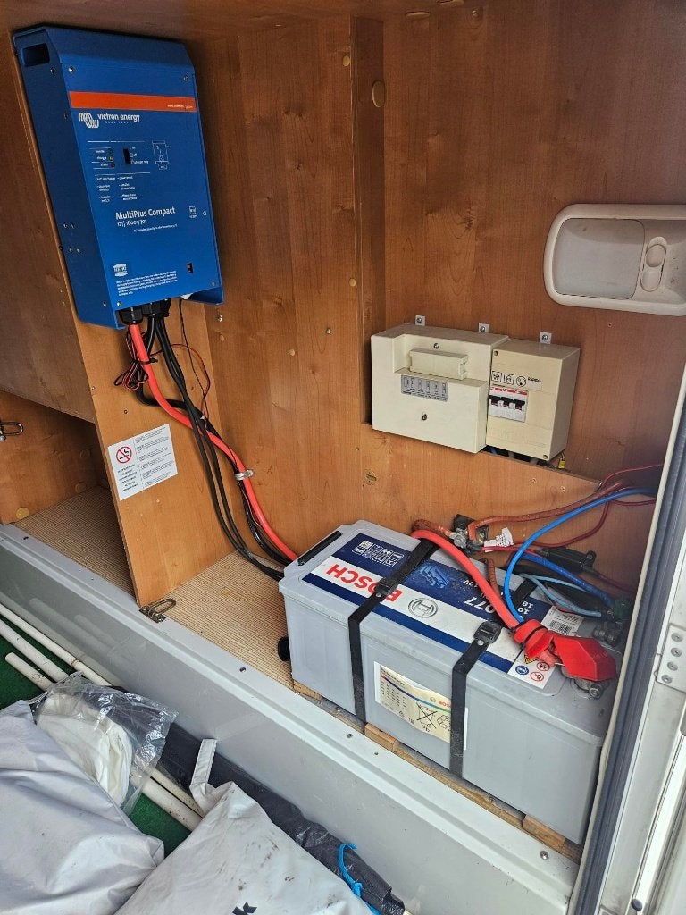 Foto 9 van Prachtige rapido 997 Mercedes automaat alle opties 2x airco.