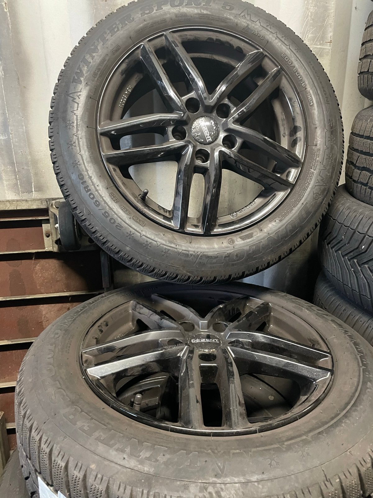 Winterbanden met velgen 205/60R16 vw, Auto-onderdelen, Gebruikt, 16 inch, Banden en Velgen, Personenwagen