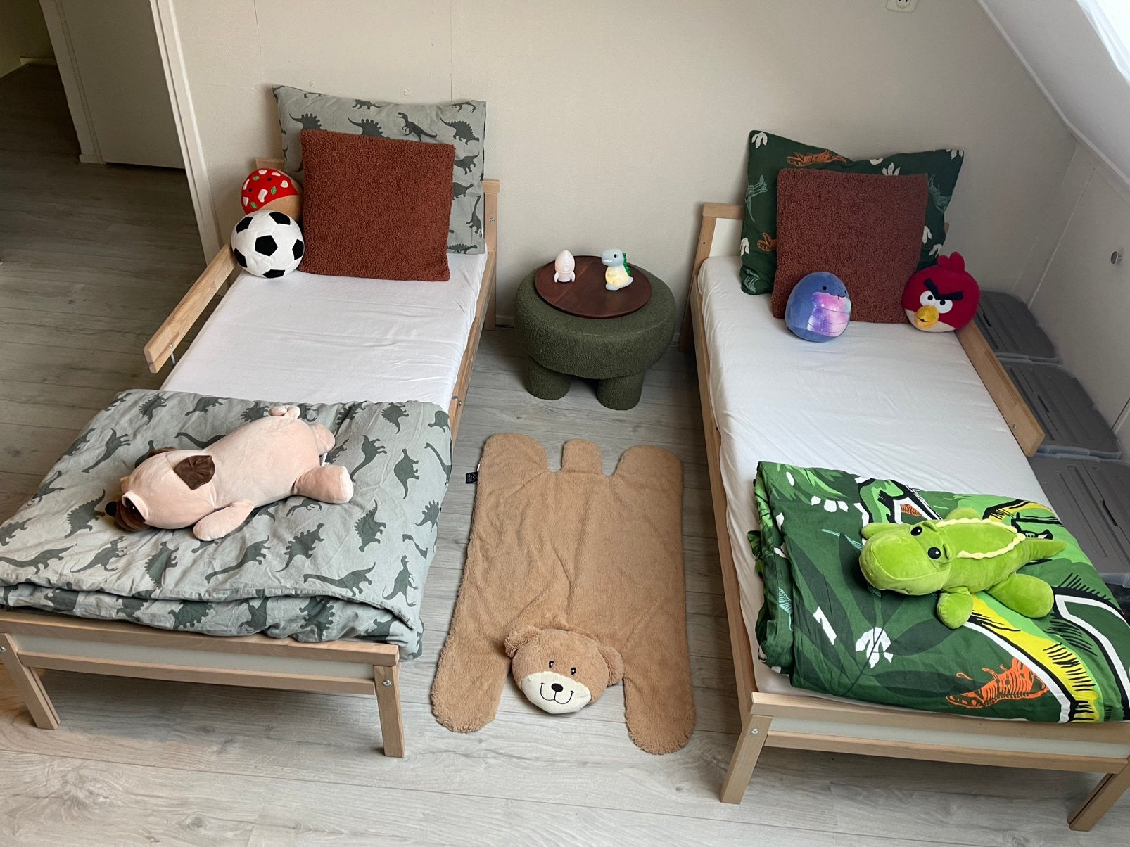 Twee IKEA SNIGLAR peuterbedden met matrassen ZGAN, Ophalen, 70 tot 85 cm, Zo goed als nieuw, Lattenbodem
