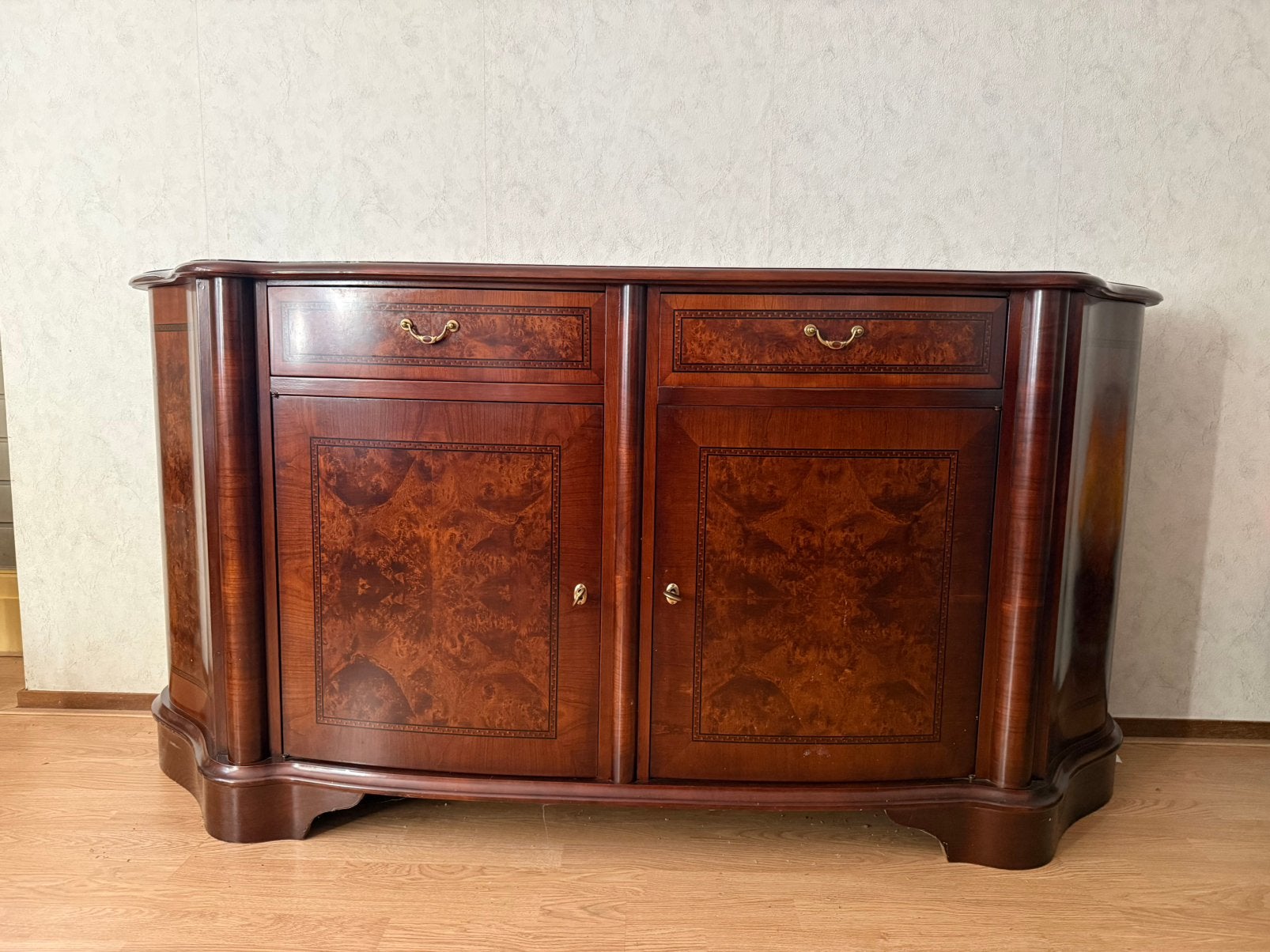 Italiaans klassiek dressoir, Ophalen, Met lade(s), 150 tot 200 cm, Zo goed als nieuw