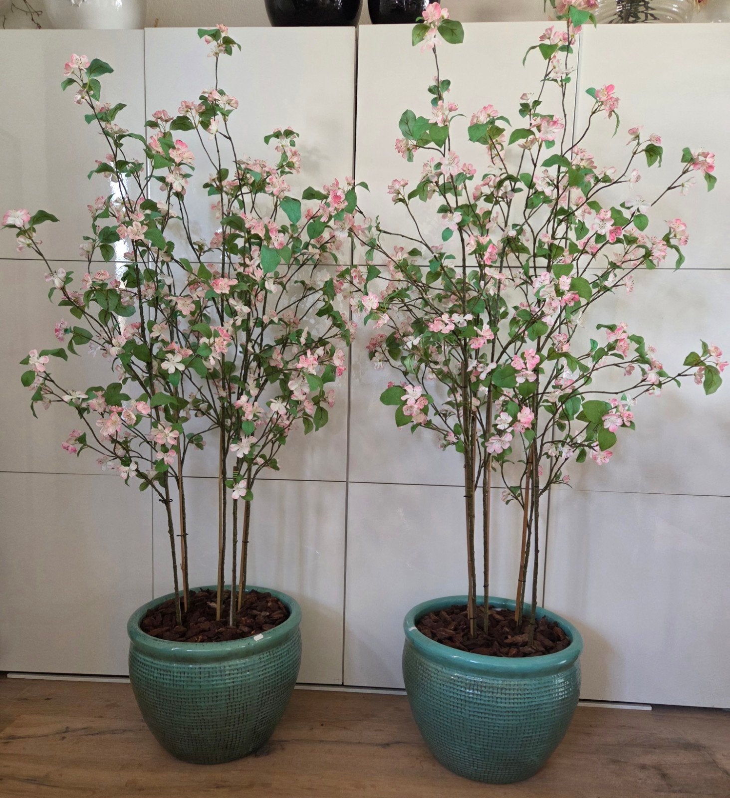 2 XXL bloemstuk met zgn Silk-ka kunstbloemen bloesemboom, Silk-ka, Zo goed als nieuw, Bloemstuk, Ophalen