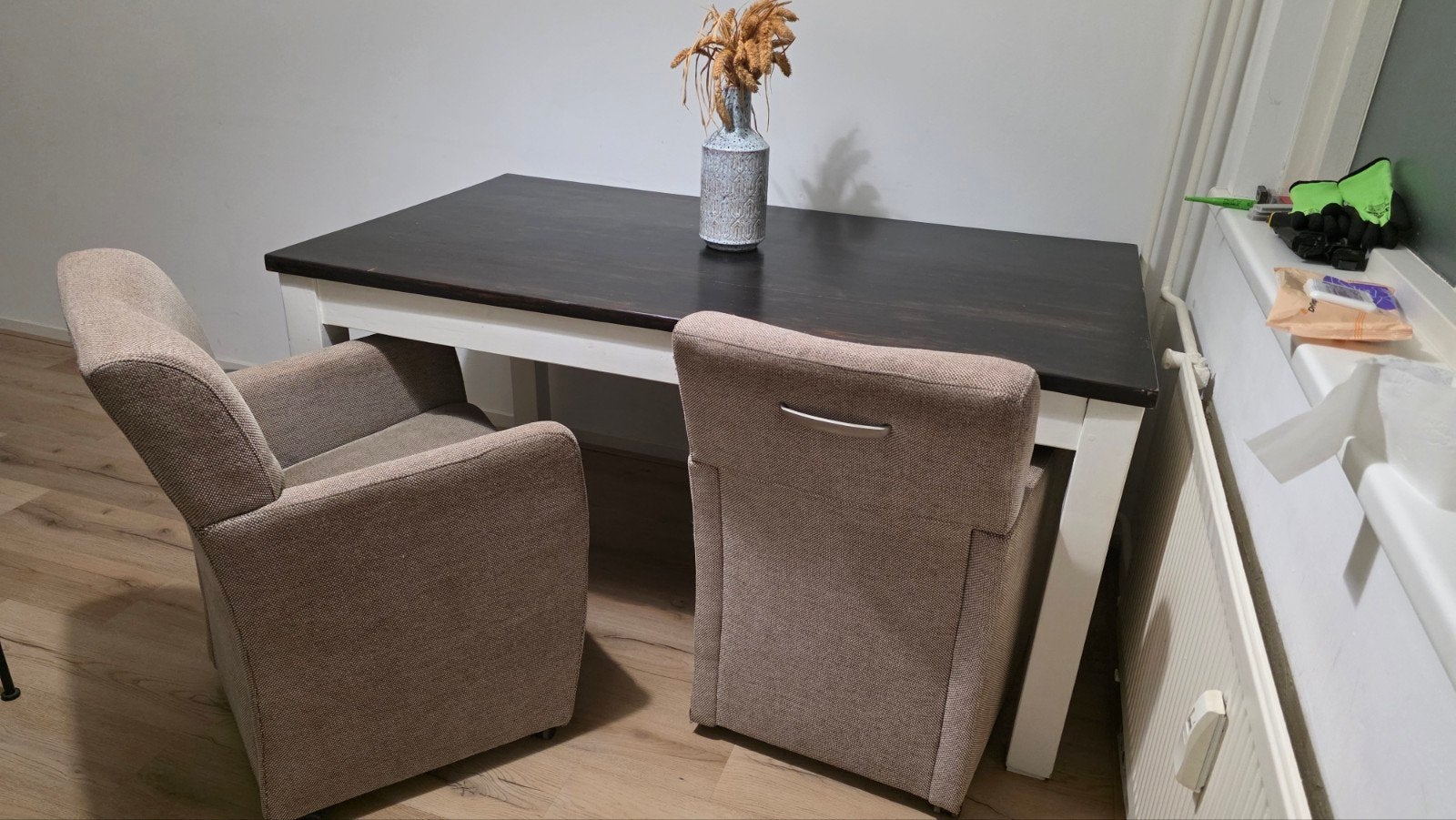 Houten eettafel met 4 stoelen op wieltjes, Ophalen, Gebruikt, Vier personen, Rechthoekig