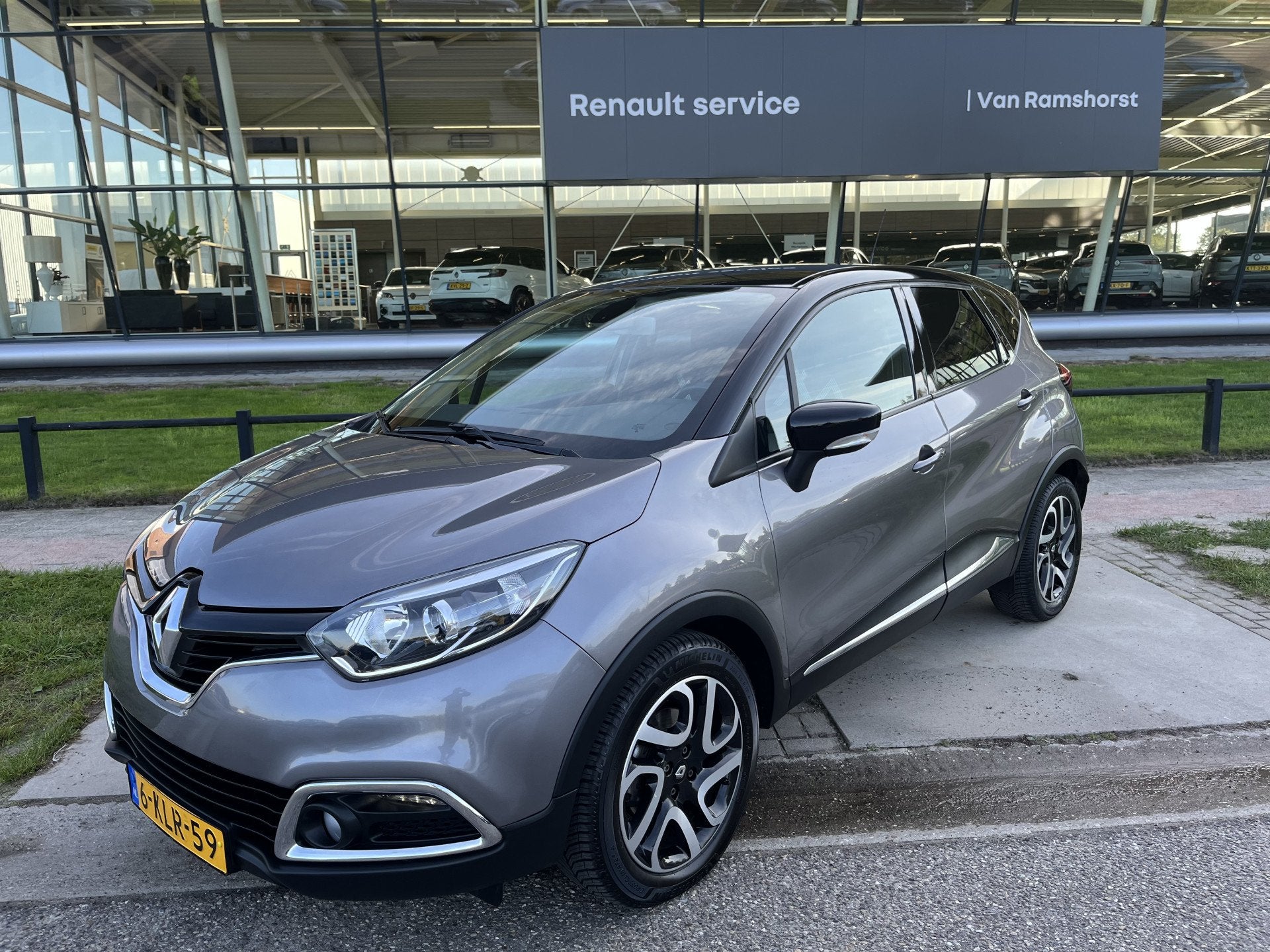 Renault Captur 1.2 TCe Dynamique / Automaat / Trekhaak / Cam, Auto's, Euro 5, 4 cilinders, Origineel Nederlands, 19 km/l
