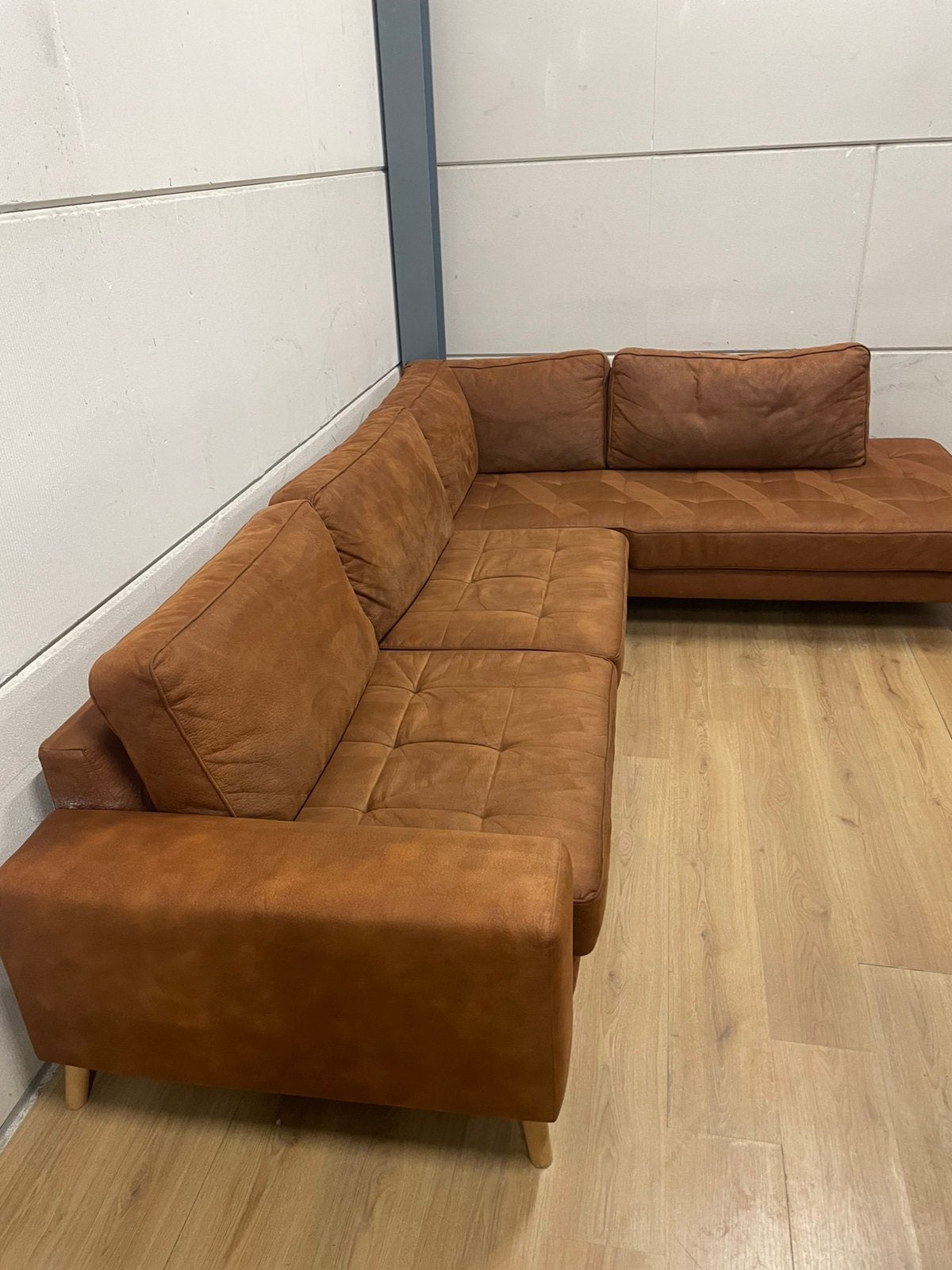 Mooie luxe suede cognac bruine hoekbank - GEREINIGD!!!, Huis en Inrichting, Ophalen, Luxe, Hoekbank, 300 cm of meer