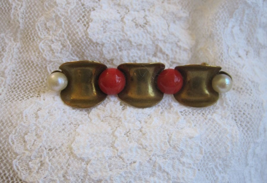 Brocante goudkleurige broche met pareltjes, Overige materialen, 4 tot 7 cm, Ophalen of Verzenden, Zo goed als nieuw