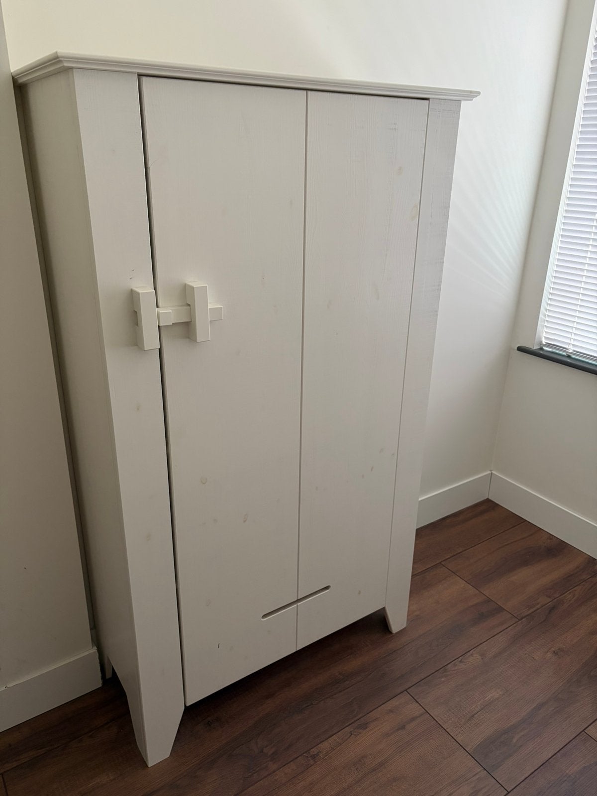 WOOOD kast Gijs wit grenen, Huis en Inrichting, Ophalen, Zo goed als nieuw