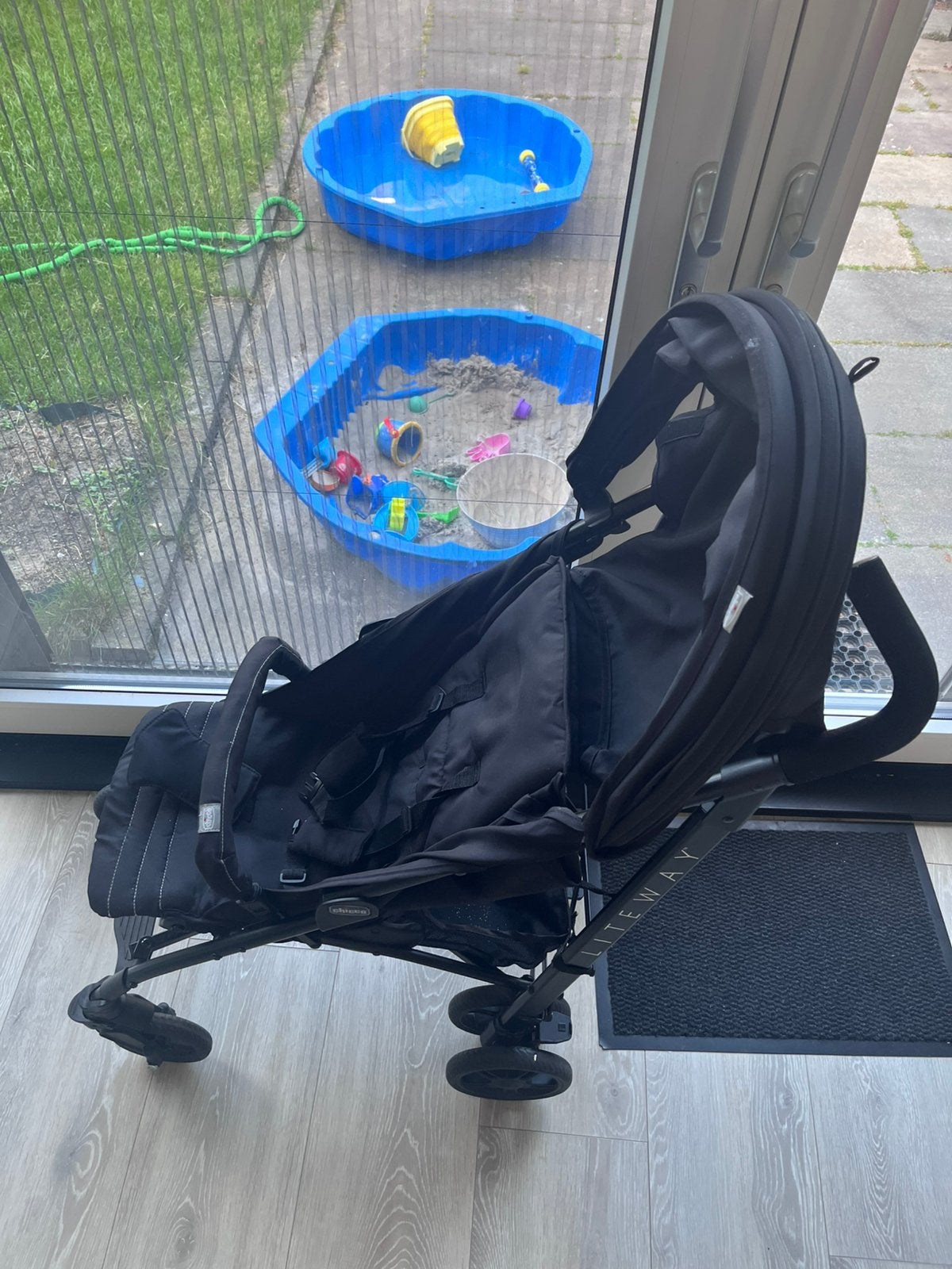 Kinderwagen met regenhoes, Kinderen en Baby's, Buggy's, Ophalen of Verzenden, Zo goed als nieuw, Regenhoes