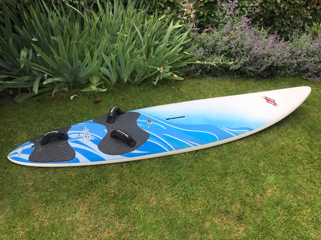 Naish Enduro 105 Carbon Windsurfboard ,ervaren ,herintreder, Watersport en Boten, Windsurfen, Ophalen, Met voetbanden, Minder dan 250 cm