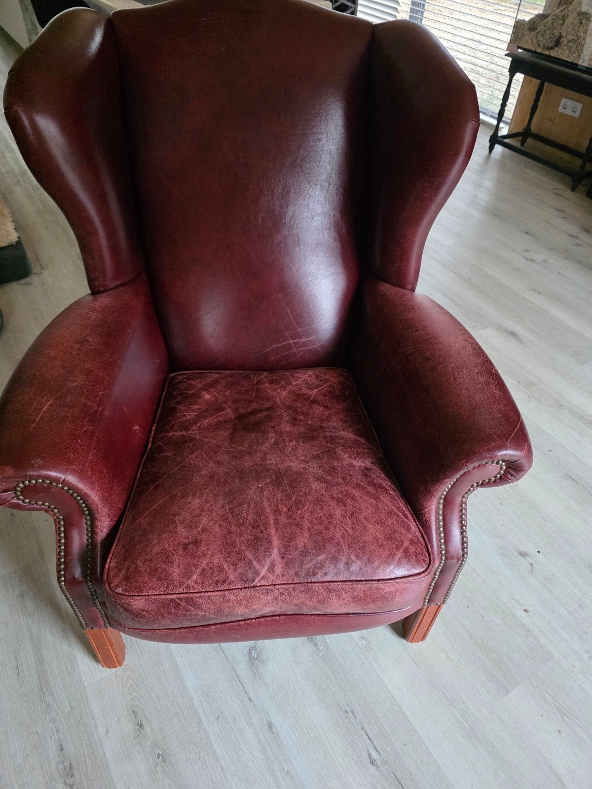 chestefield bordeaux oorfauteuil, Ophalen, Chesterfield, Zo goed als nieuw, 75 tot 100 cm