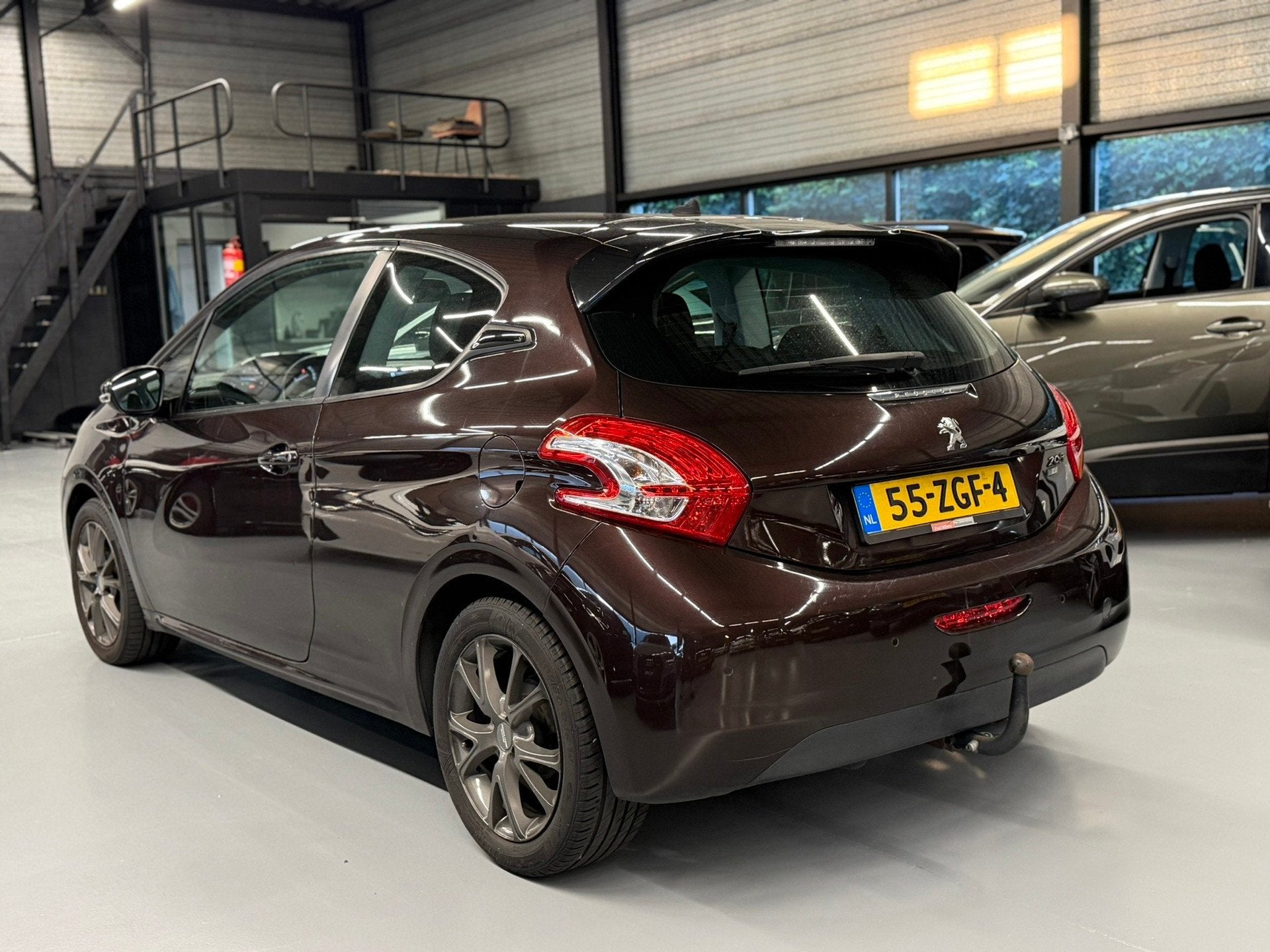 Peugeot 208 1.4 e-HDi Active Automaat, Auto's, Euro 5, 1398 cc, 4 cilinders, Bruin