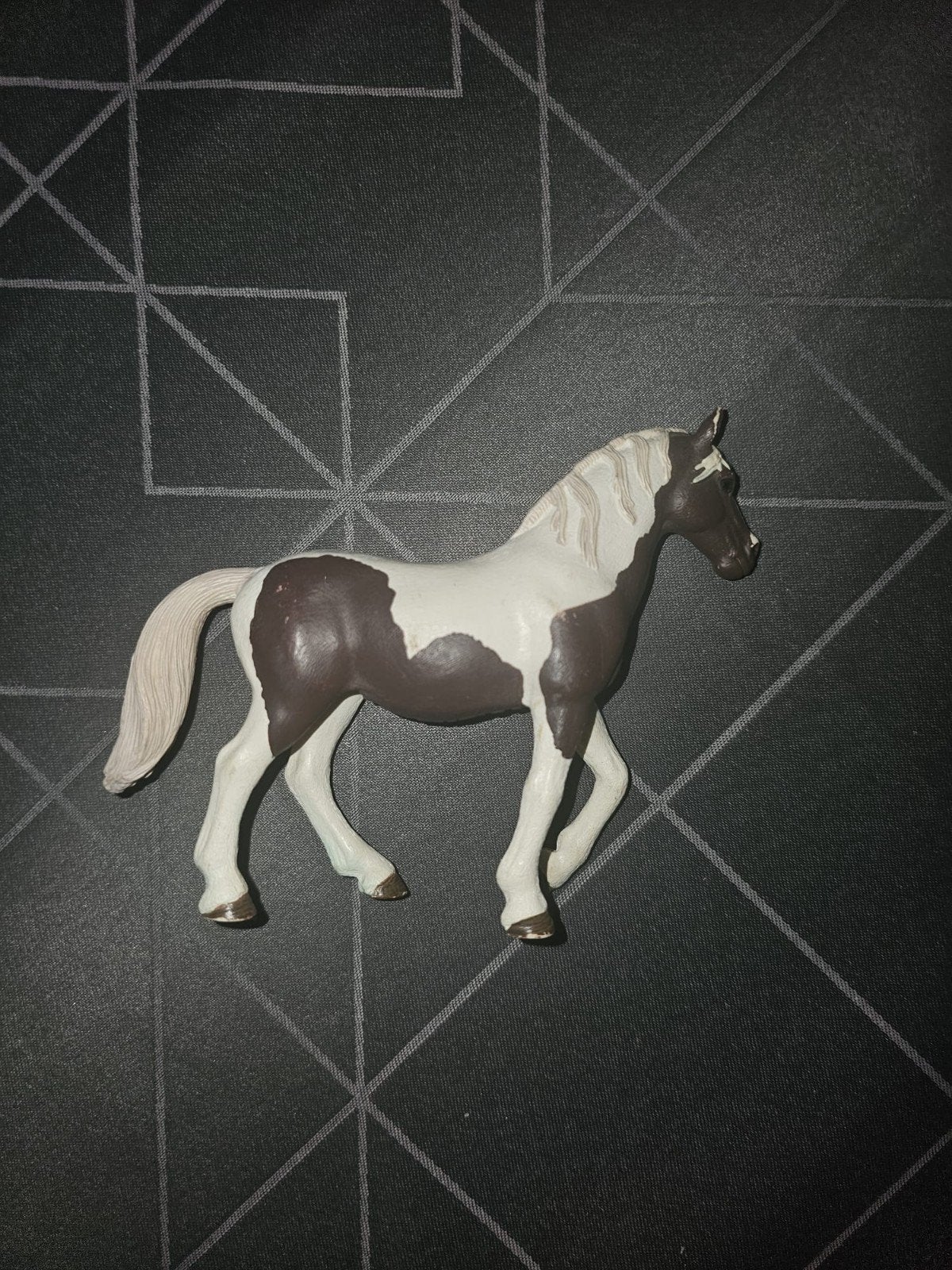 Schleich merrie (mist 1 oor), Ophalen of Verzenden, Zo goed als nieuw, Paard, Beeldje of Figuurtje