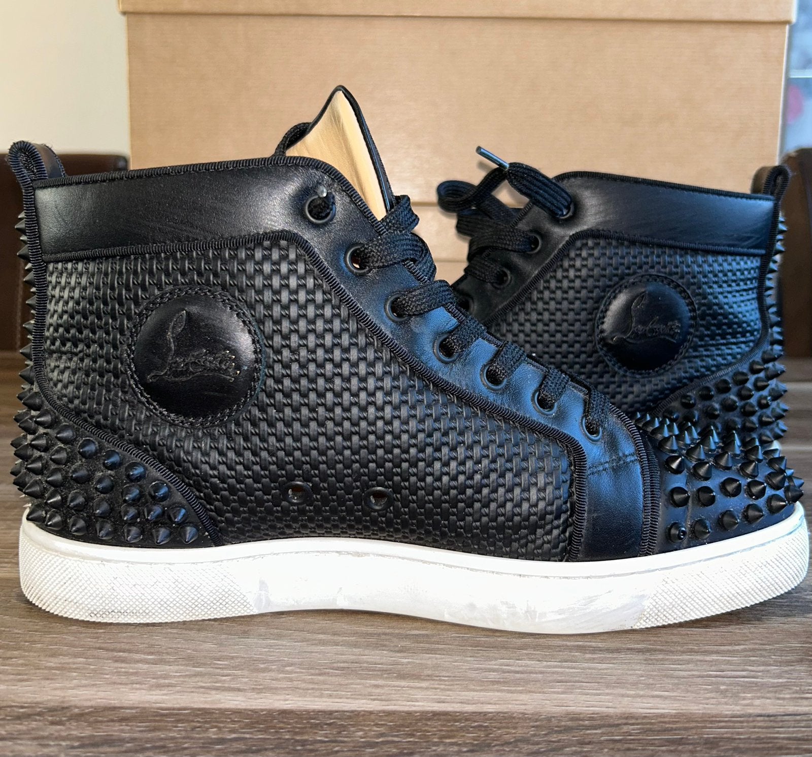 CHRISTIAN LOUBOUTIN Spikes 2 Flat Black, Zwart, Ophalen of Verzenden, Sneakers of Gympen, Zo goed als nieuw