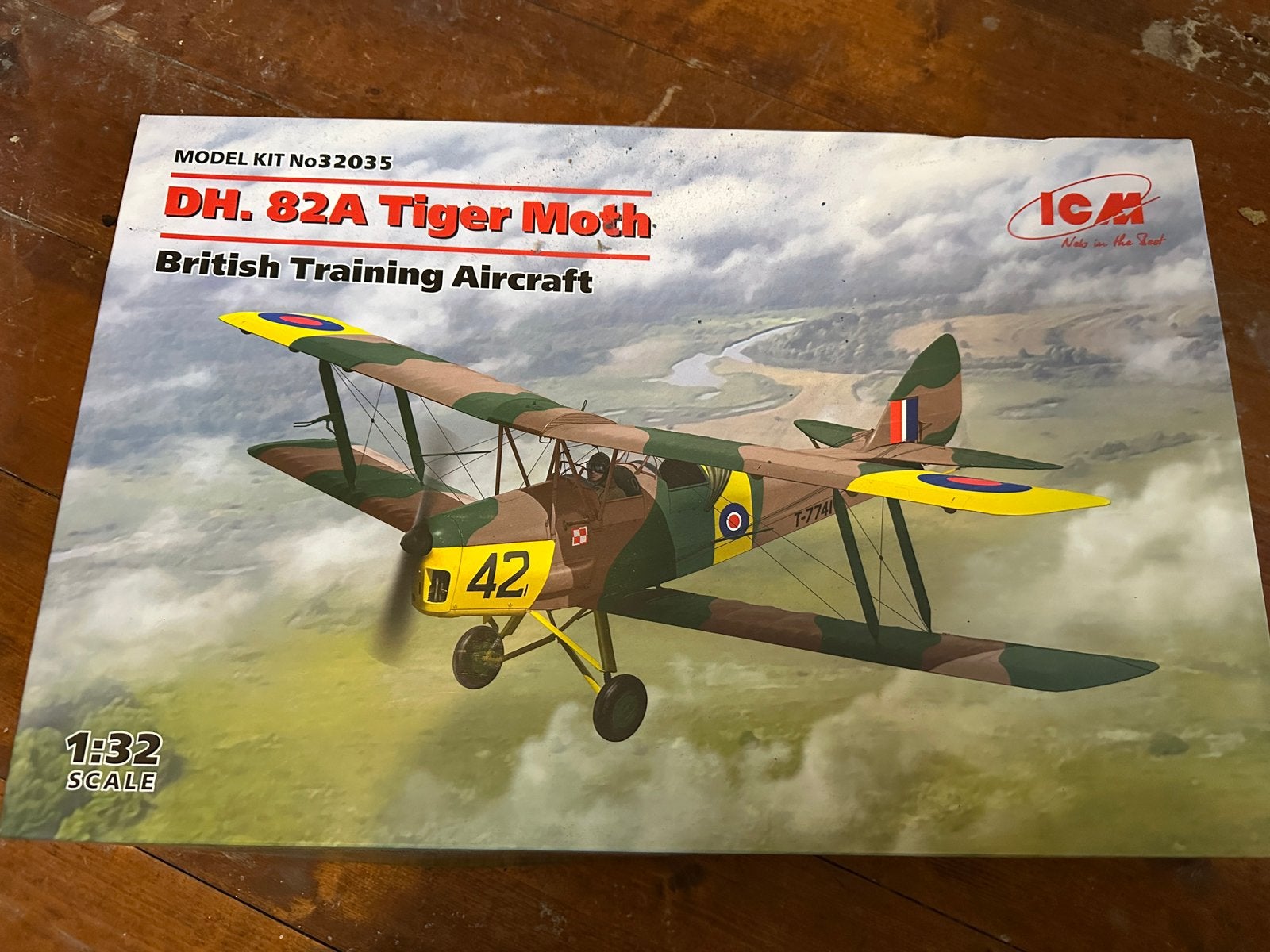 ICM DH.82A Tiger Moth 1:32 – compleet ongebouwd, Ophalen of Verzenden, Nieuw, Groter dan 1:72, Overige merken