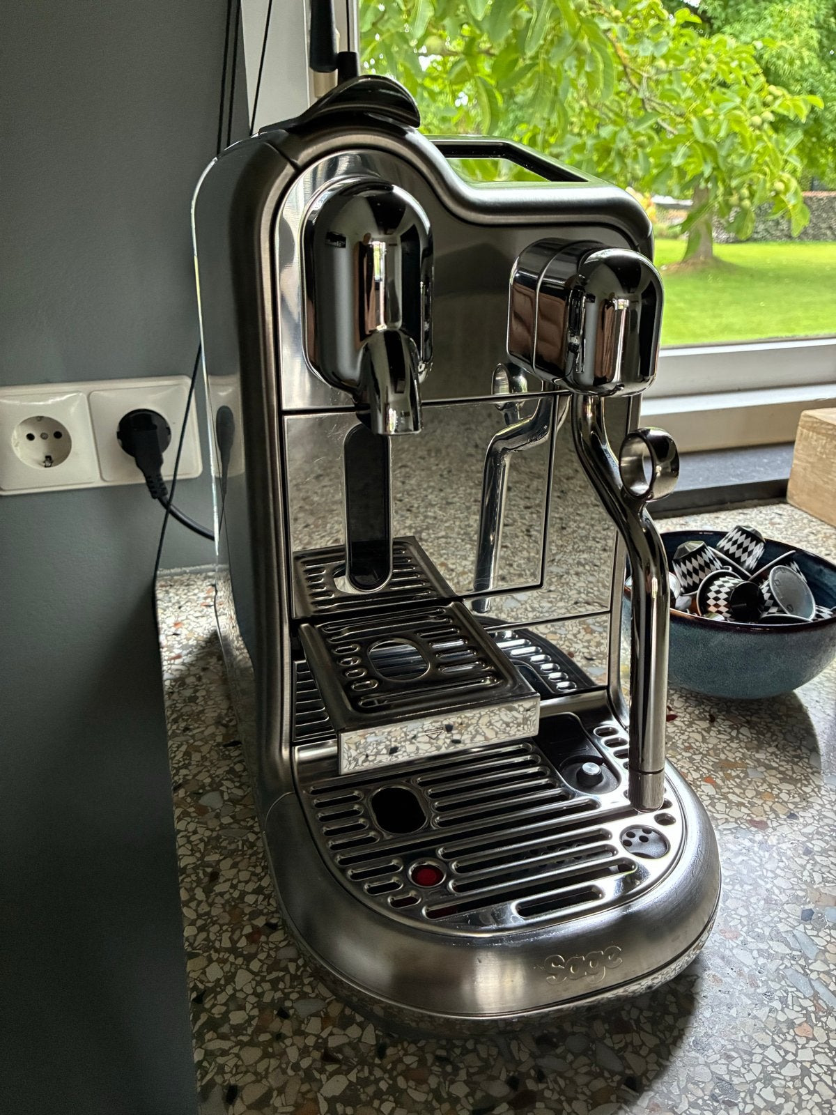 Sage Nespresso Creatista Plus - RVS Espresso Apparaat, Witgoed en Apparatuur, Koffiezetapparaten, Zo goed als nieuw, Koffiepads en cups