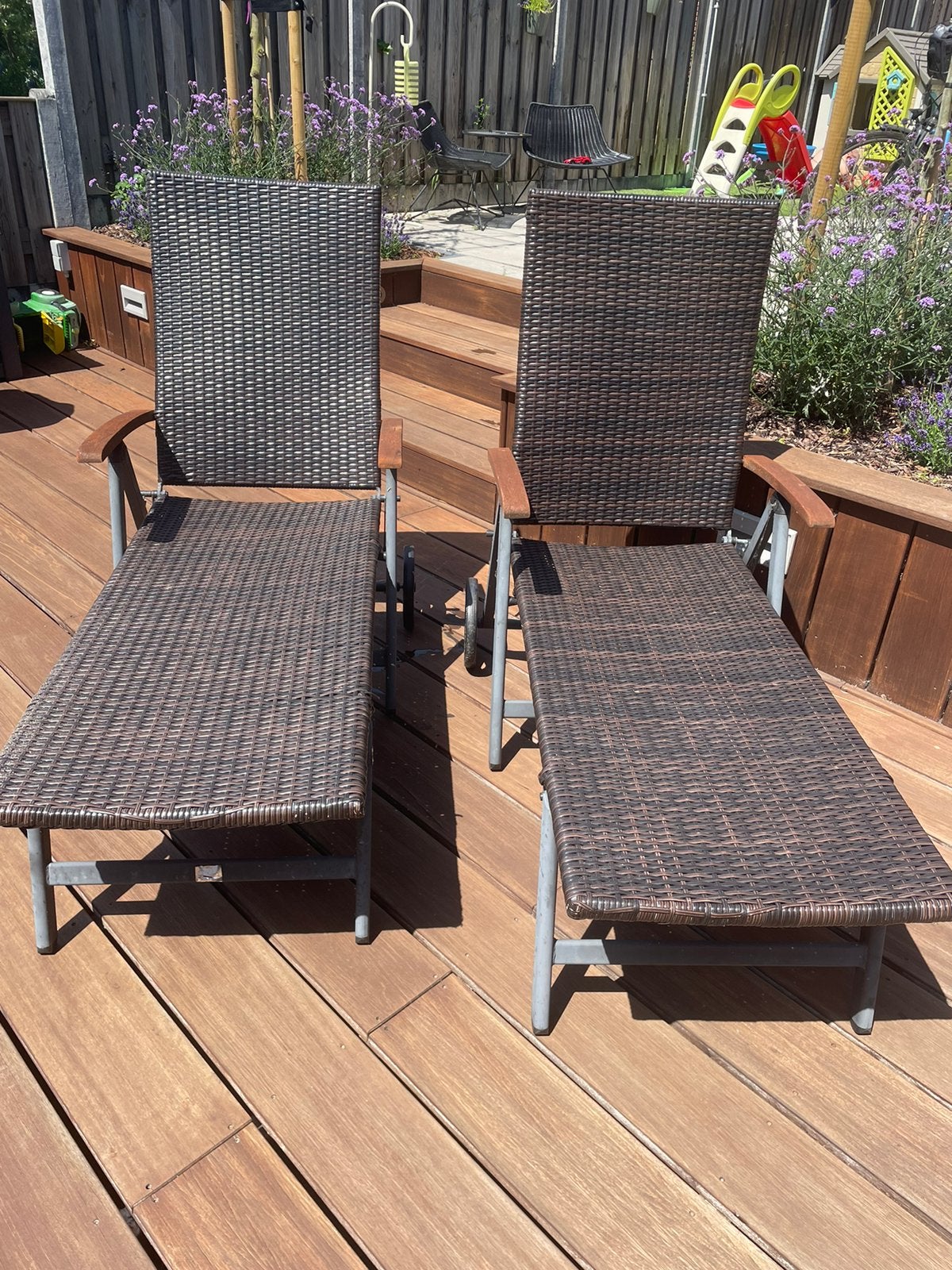 2x ligbed rotan. Rugleuning verstelbaar 5 standen, Tuin en Terras, Ligbedden, Ophalen, Zo goed als nieuw, Wicker, Verstelbaar