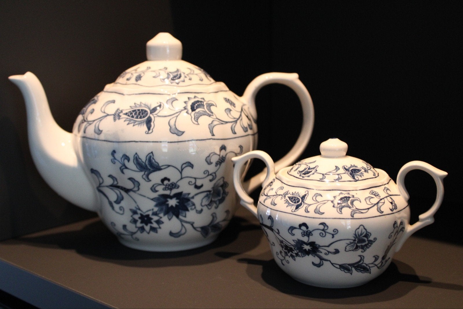 Theepot en suikerpot met deksel - Ming Tree / Double Phoenix, Ophalen
